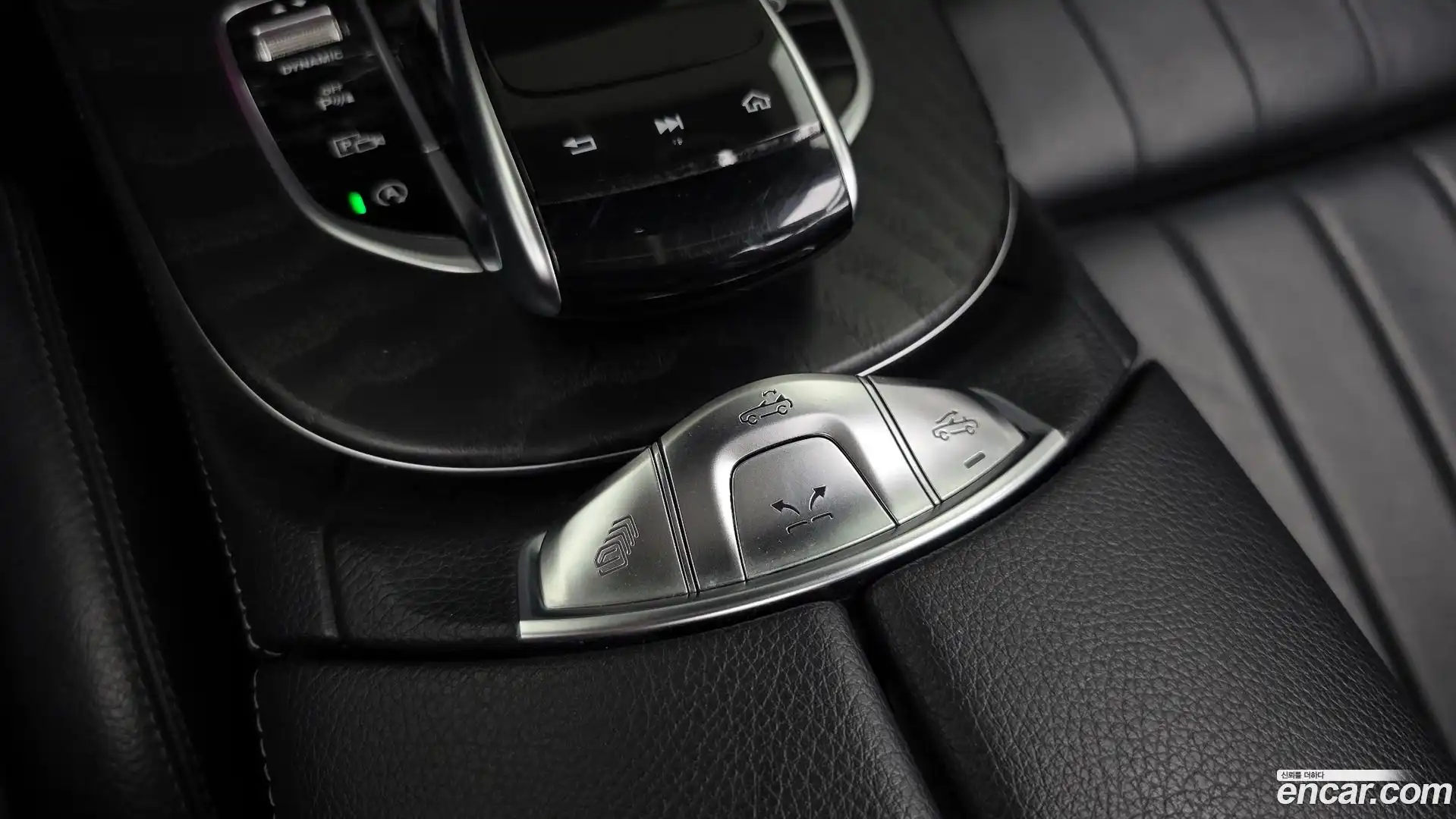 E-Class Mercedes-Benz 2018.11-OPTION-023