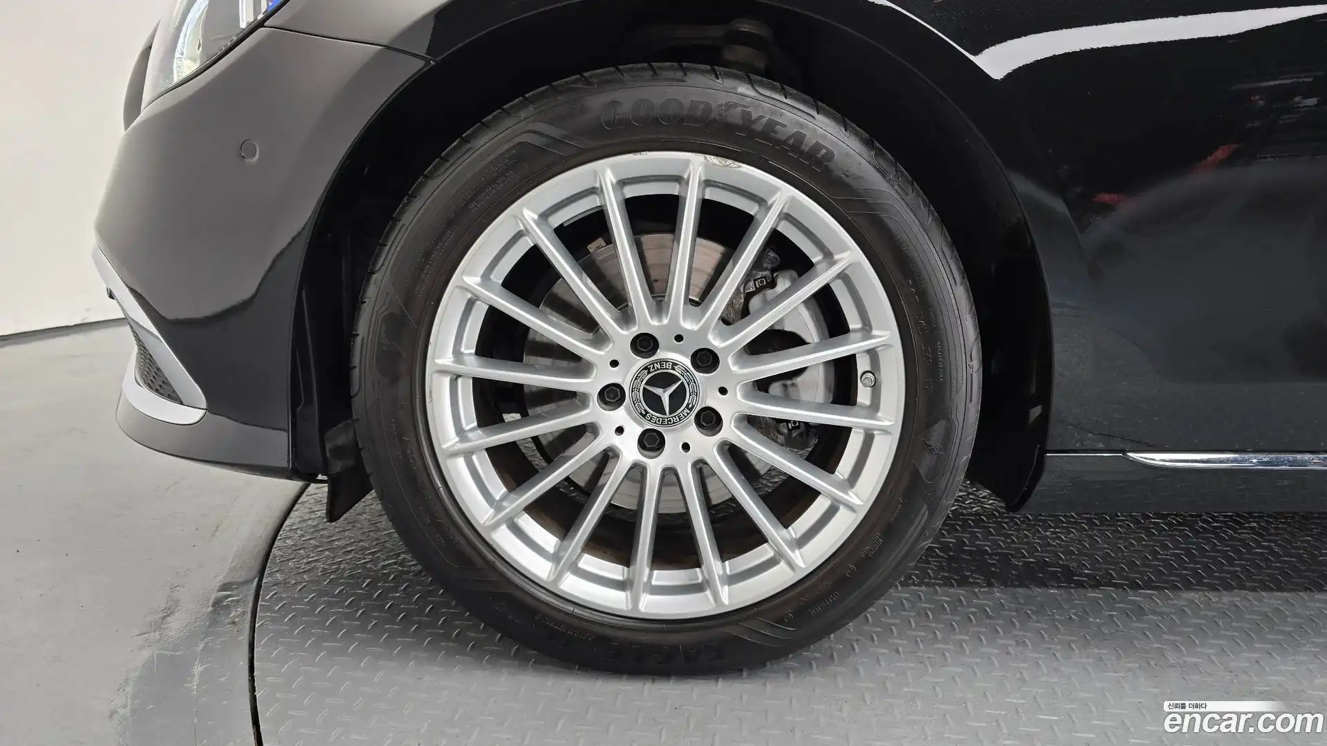 E-Class Mercedes-Benz 2021.7-OUTER-005