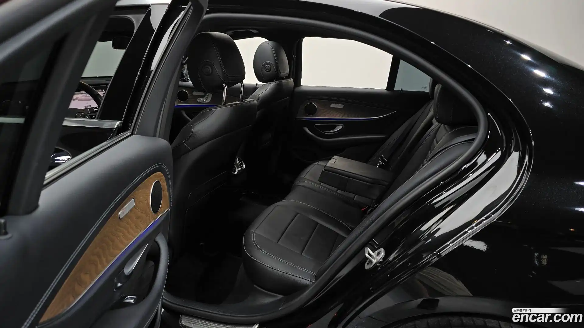 E-Class Mercedes-Benz 2021.7-OPTION-016