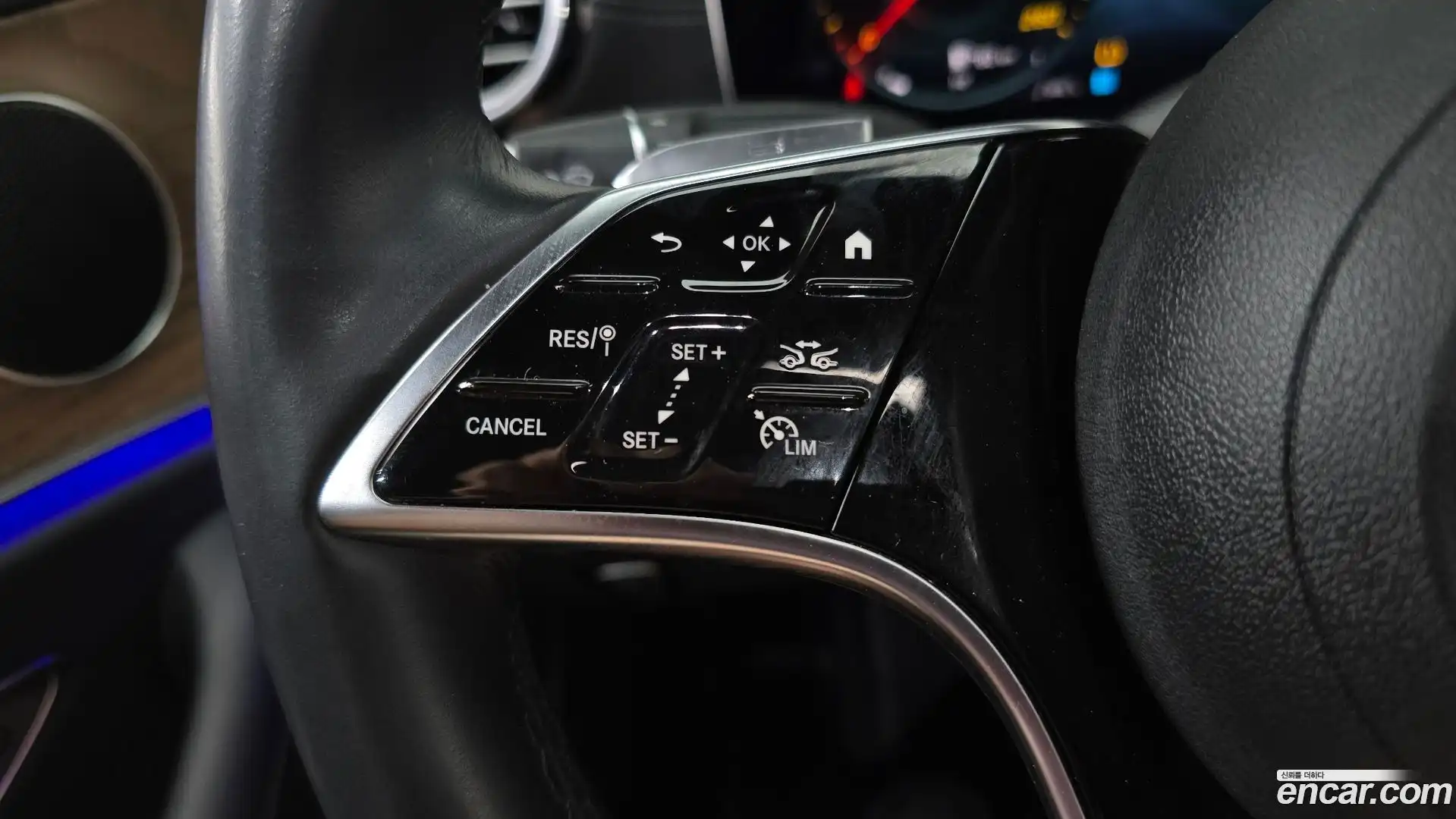 E-Class Mercedes-Benz 2021.7-OPTION-040