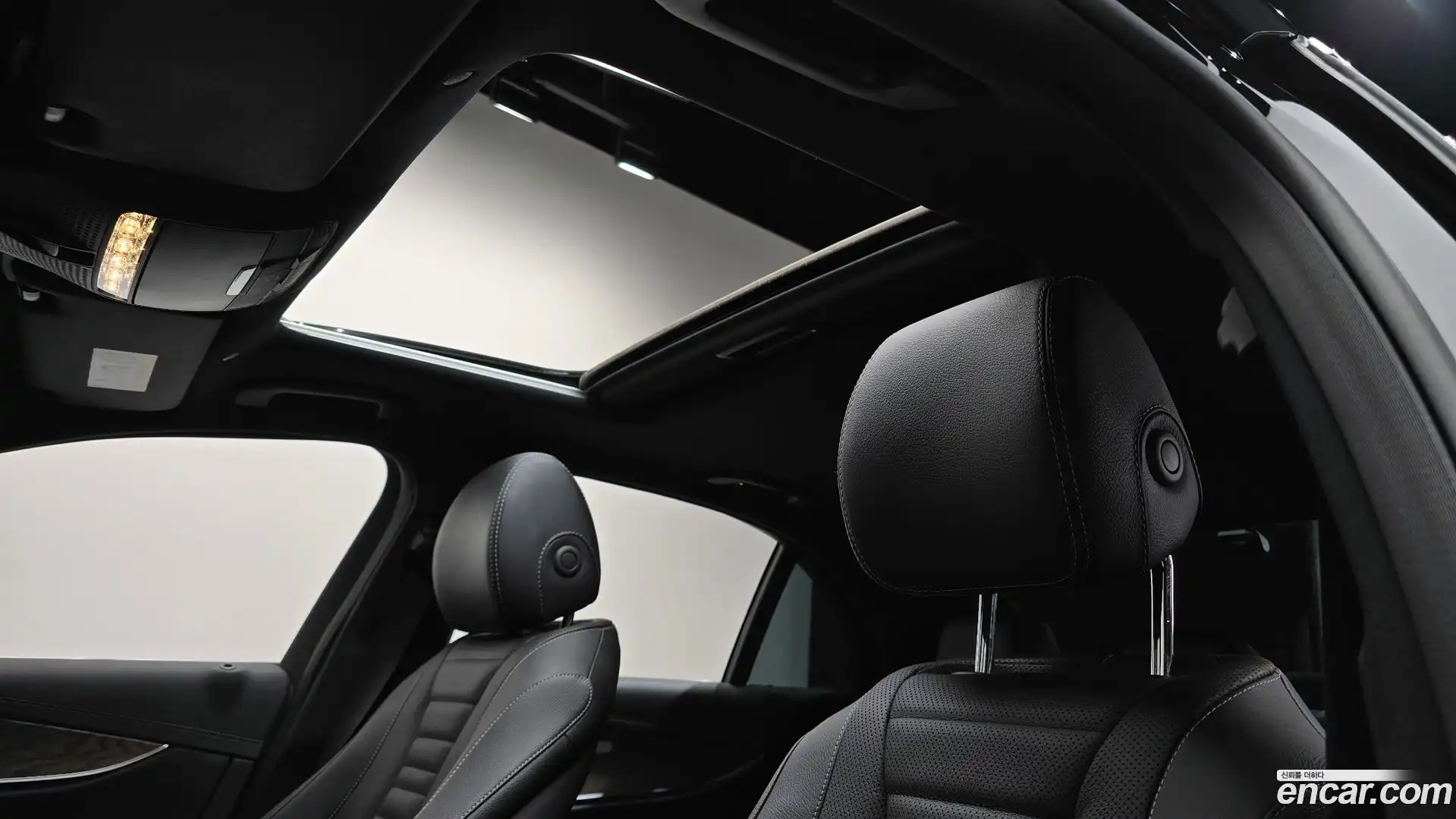 E-Class Mercedes-Benz 2021.7-OPTION-046