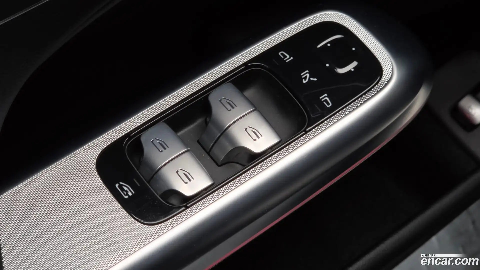 E-Class Mercedes-Benz 2024.4-OPTION-023