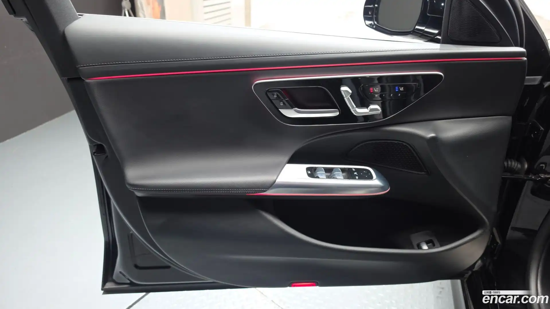 E-Class Mercedes-Benz 2024.4-INNER-034