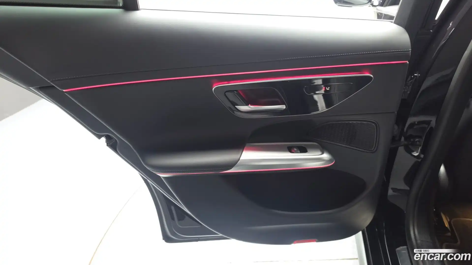 E-Class Mercedes-Benz 2024.4-INNER-035
