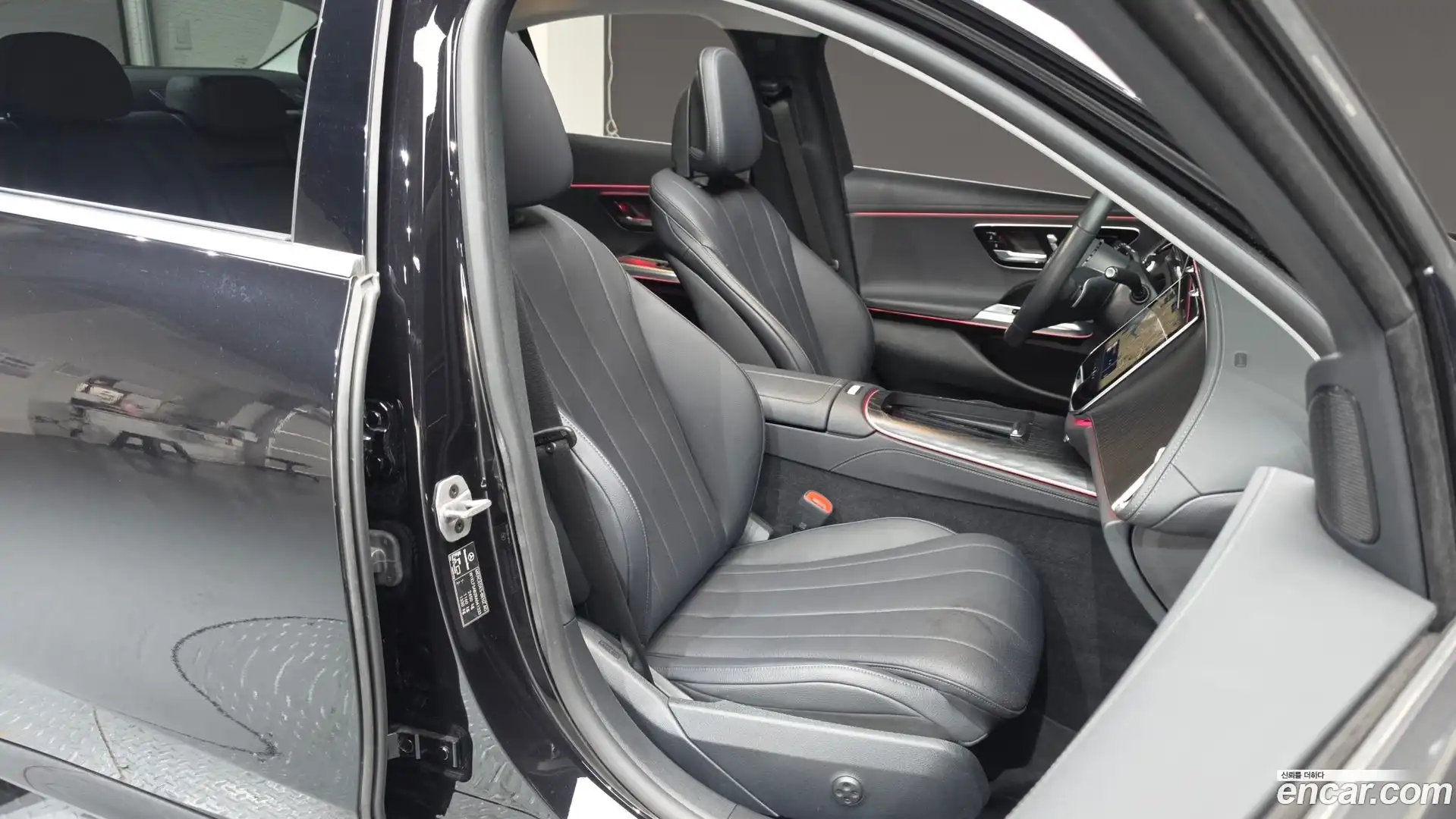 E-Class Mercedes-Benz 2024.4-INNER-036