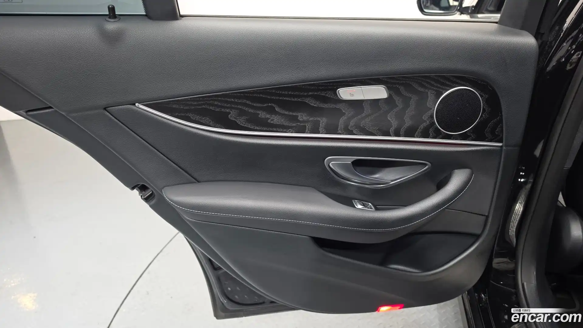 E-Class Mercedes-Benz 2023.10-INNER-035