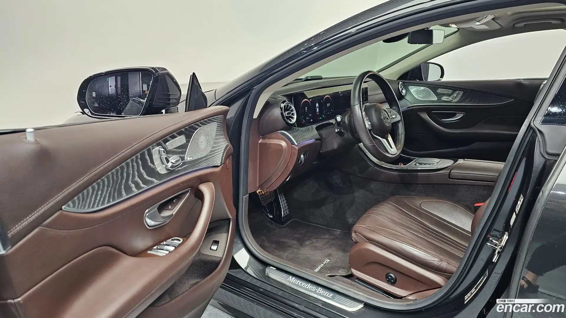 CLS-Class Mercedes-Benz 2021.4-INNER-010