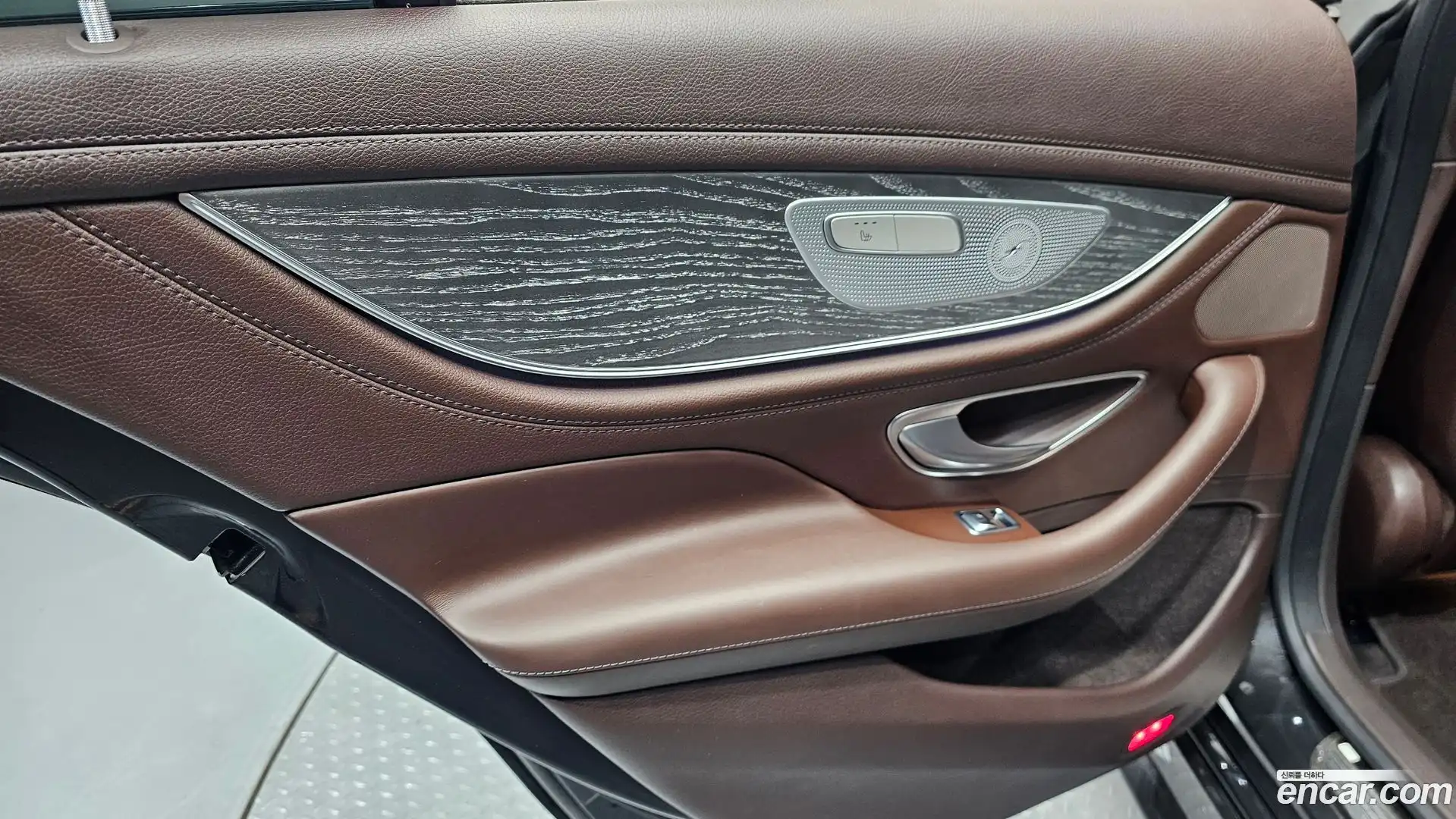 CLS-Class Mercedes-Benz 2021.4-INNER-035