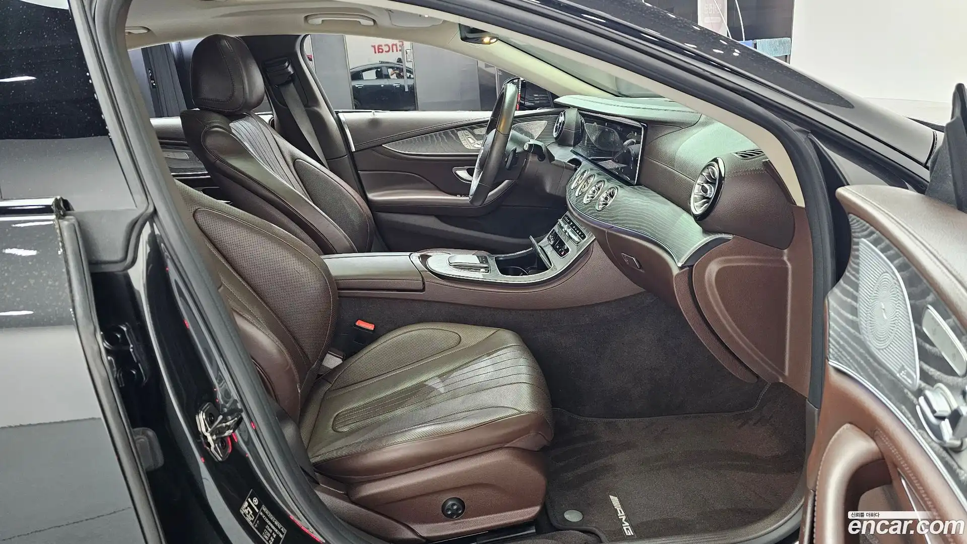 CLS-Class Mercedes-Benz 2021.4-INNER-036