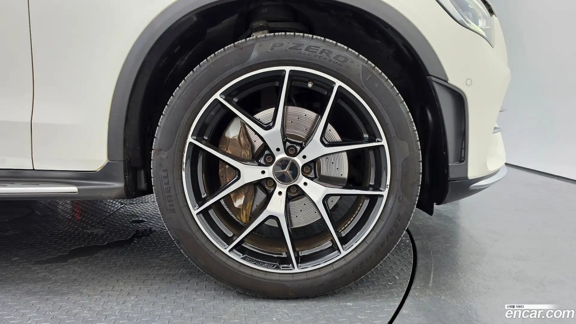 GLC-Class Mercedes-Benz 2021.8-OUTER-005