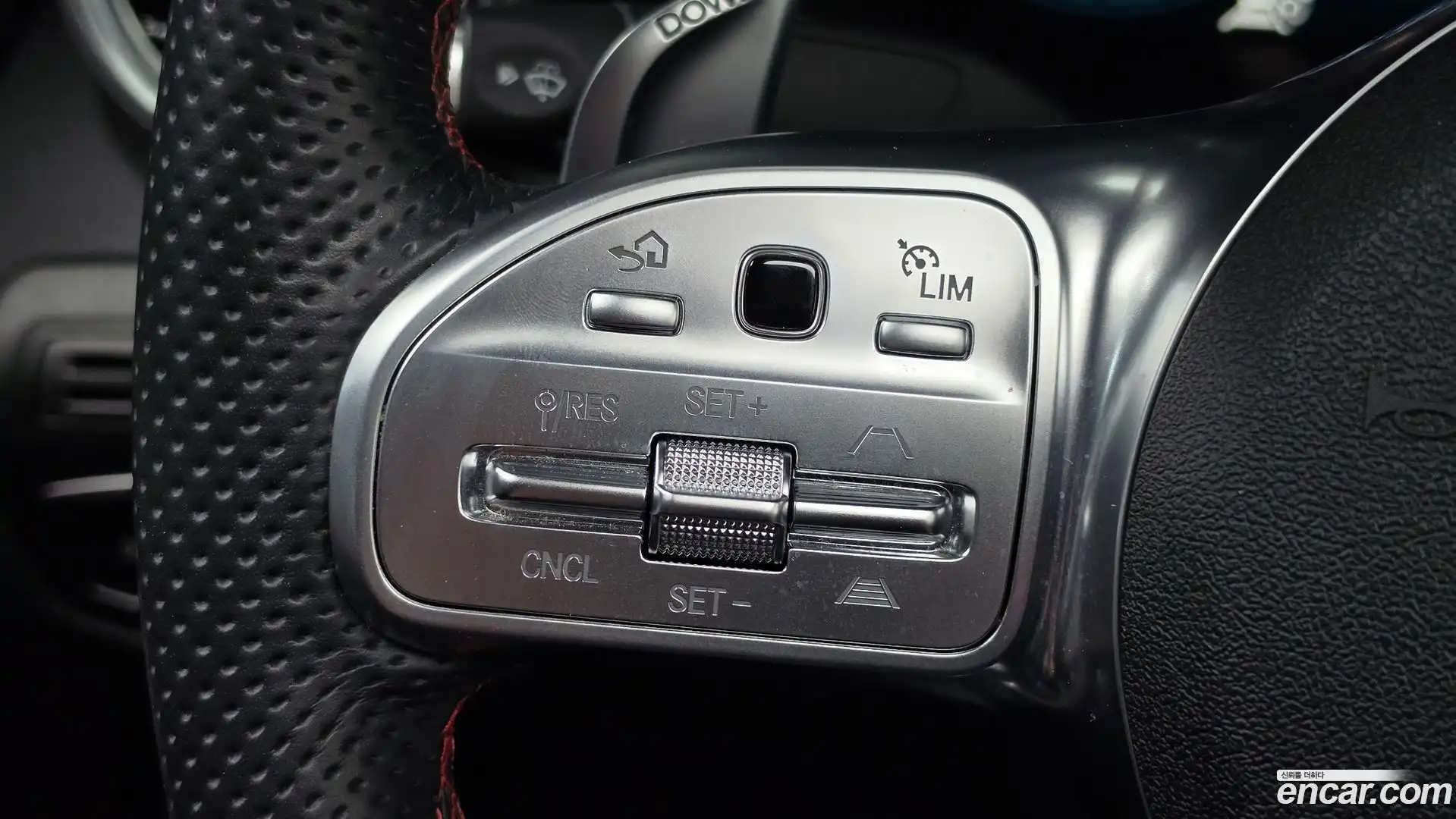 GLC-Class Mercedes-Benz 2021.8-OPTION-017