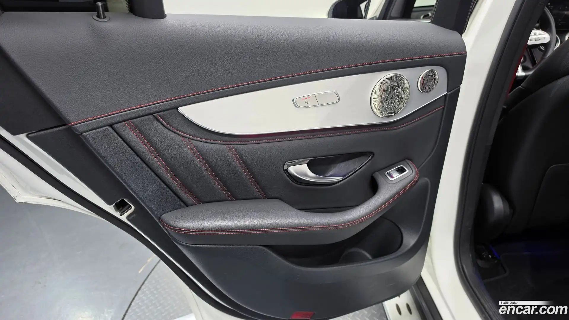 GLC-Class Mercedes-Benz 2021.8-INNER-035