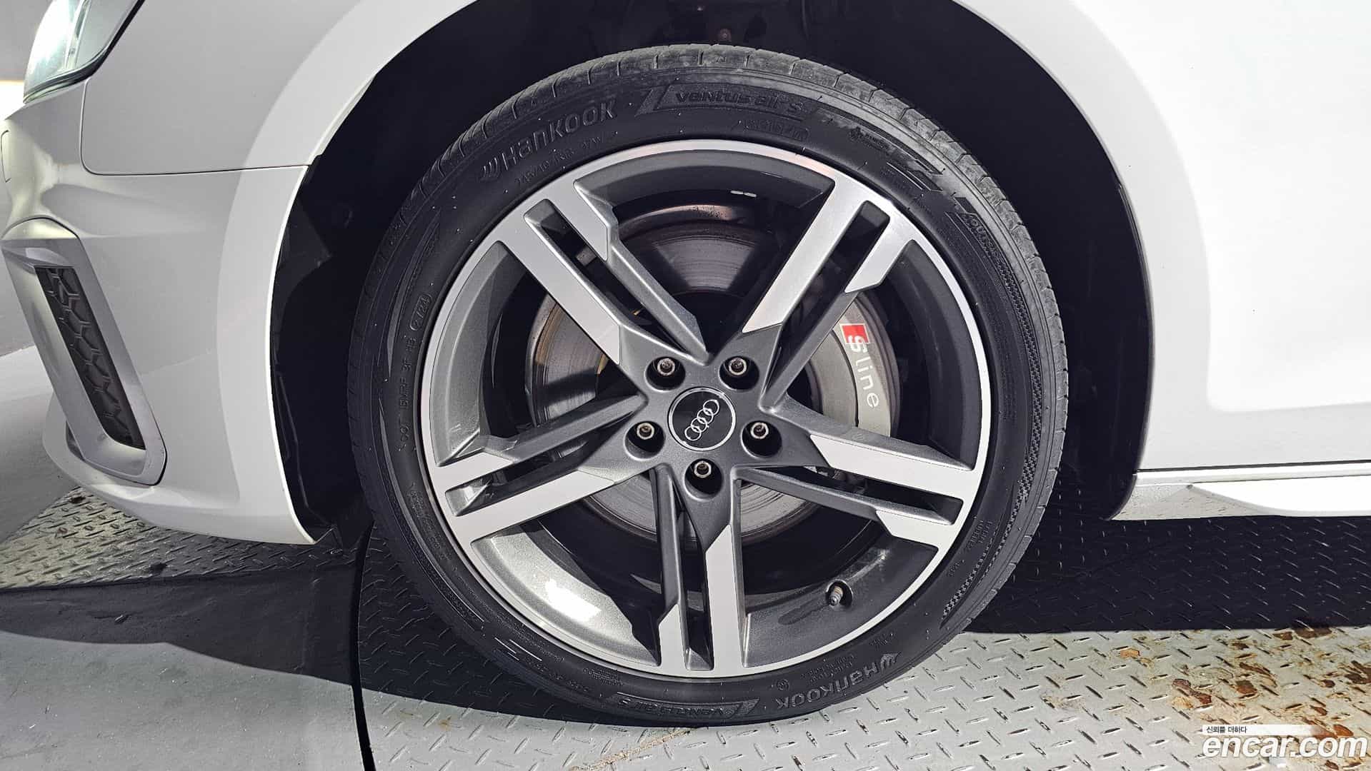 A4 Audi 2021.10-OUTER-005