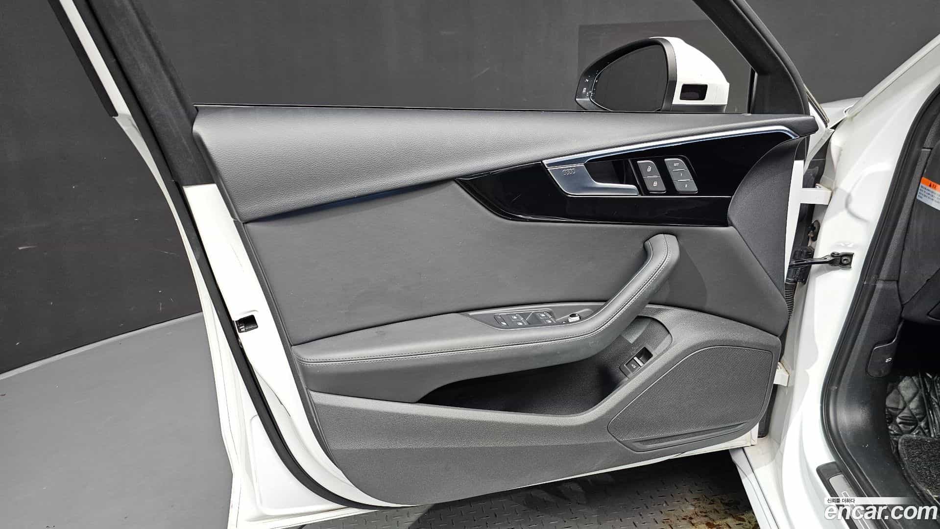 A4 Audi 2021.10-INNER-034