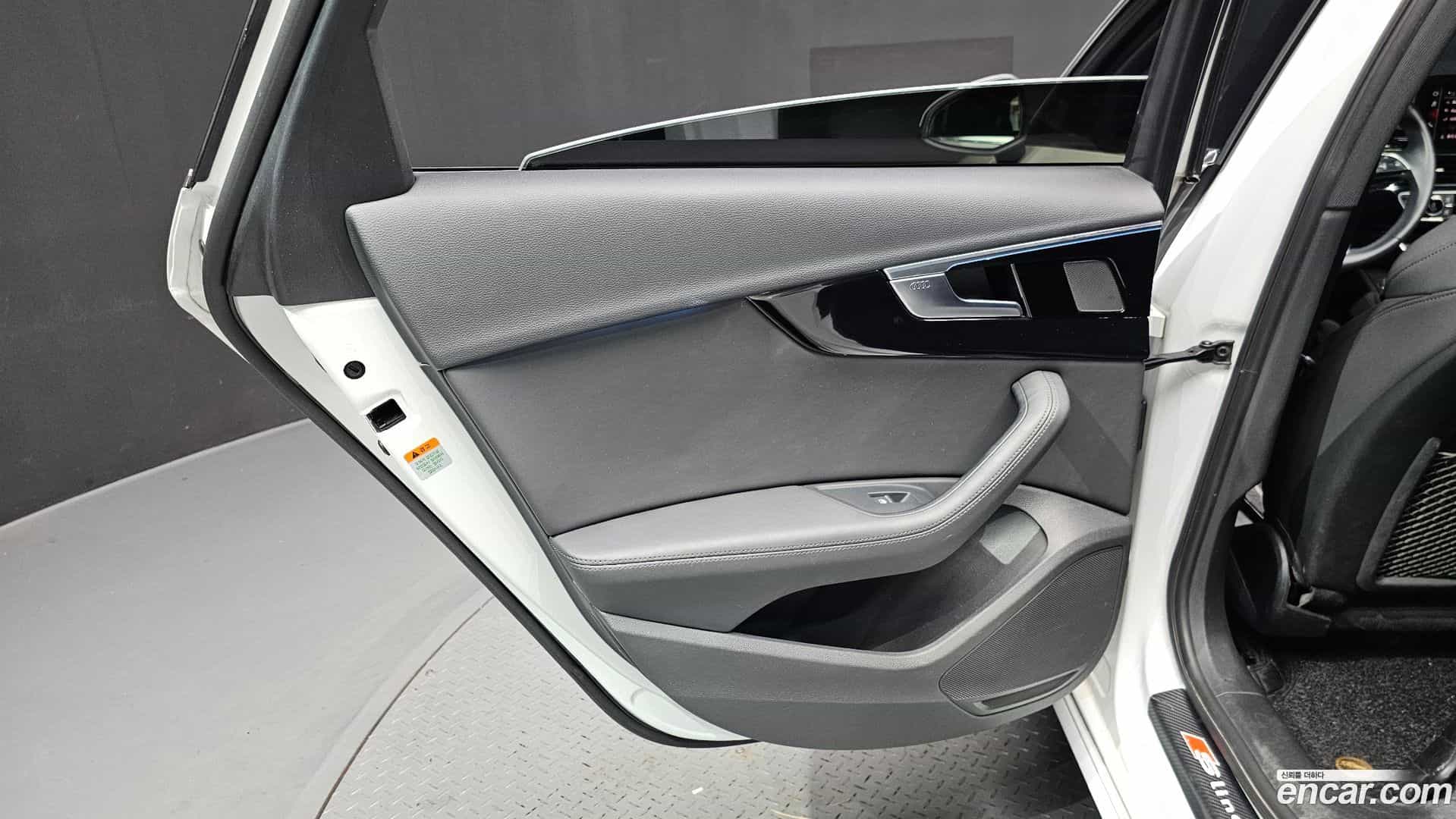 A4 Audi 2021.10-INNER-035