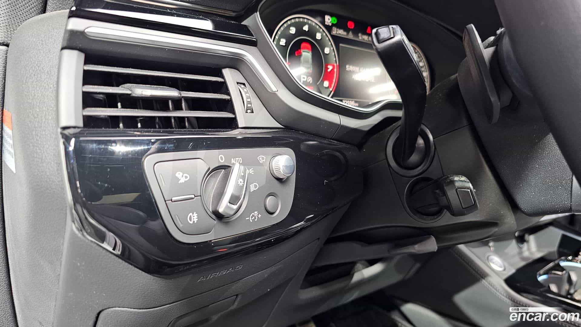 A4 Audi 2021.10-OPTION-045