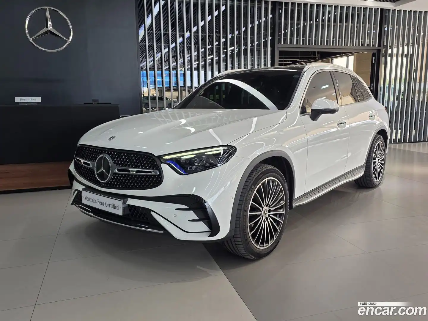 GLC-Class Mercedes-Benz 2023.6-OUTER-001