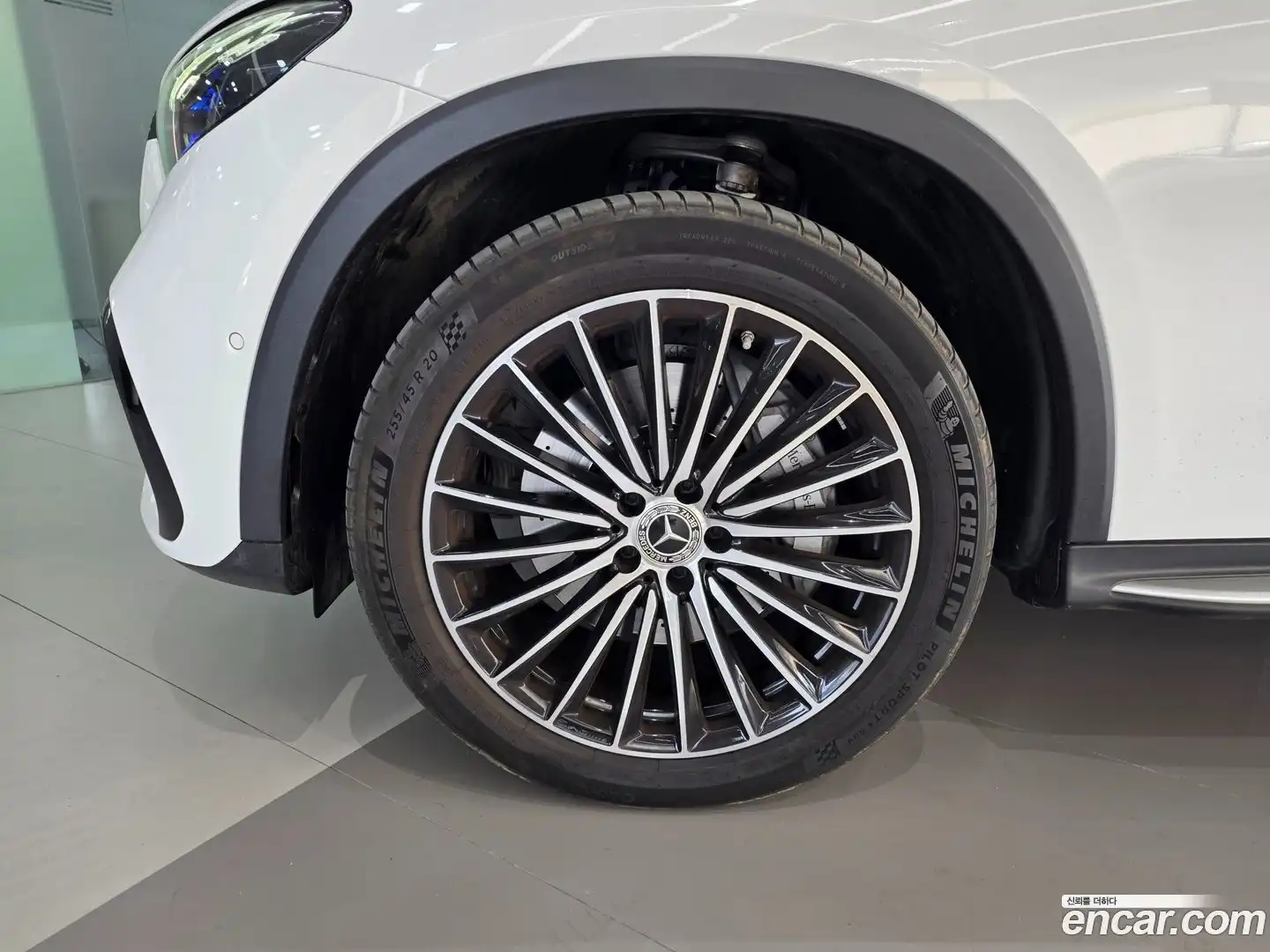 GLC-Class Mercedes-Benz 2023.6-OUTER-005
