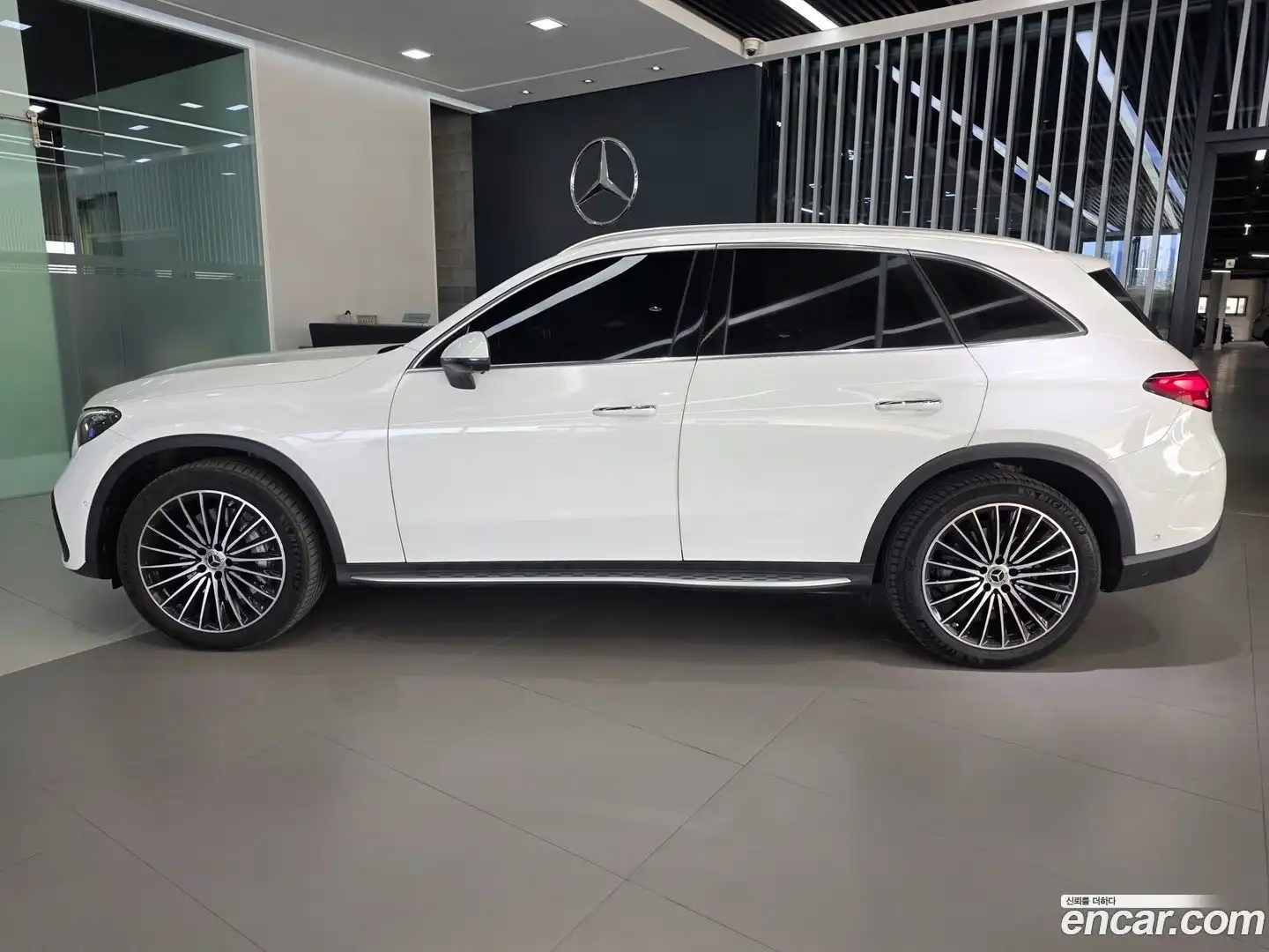 GLC-Class Mercedes-Benz 2023.6-OUTER-006