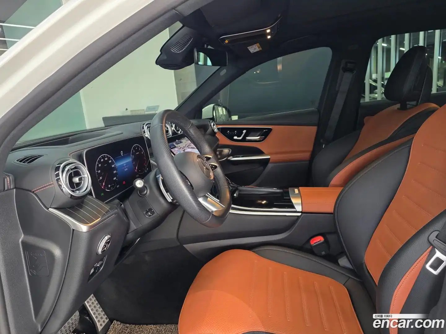 GLC-Class Mercedes-Benz 2023.6-INNER-010