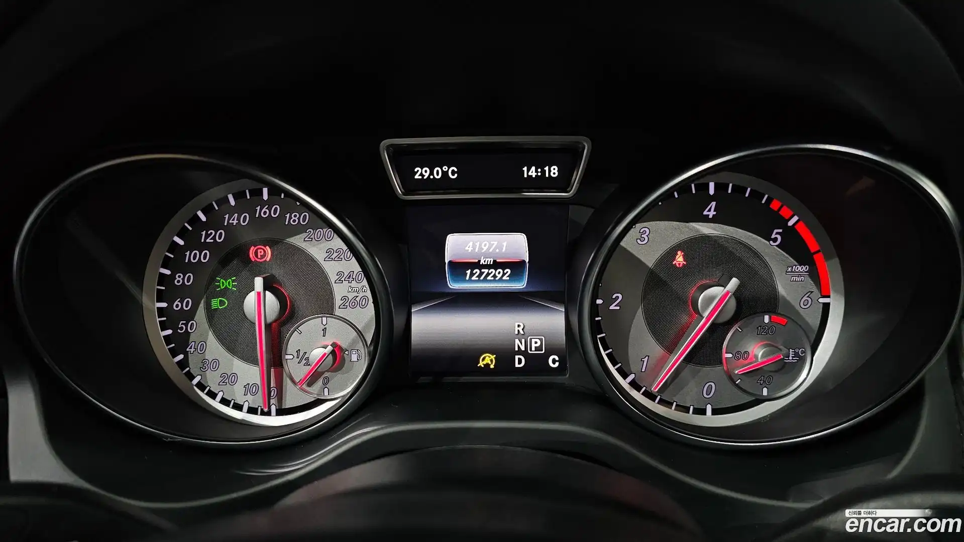 CLA-Class Mercedes-Benz 2016.2-INNER-008