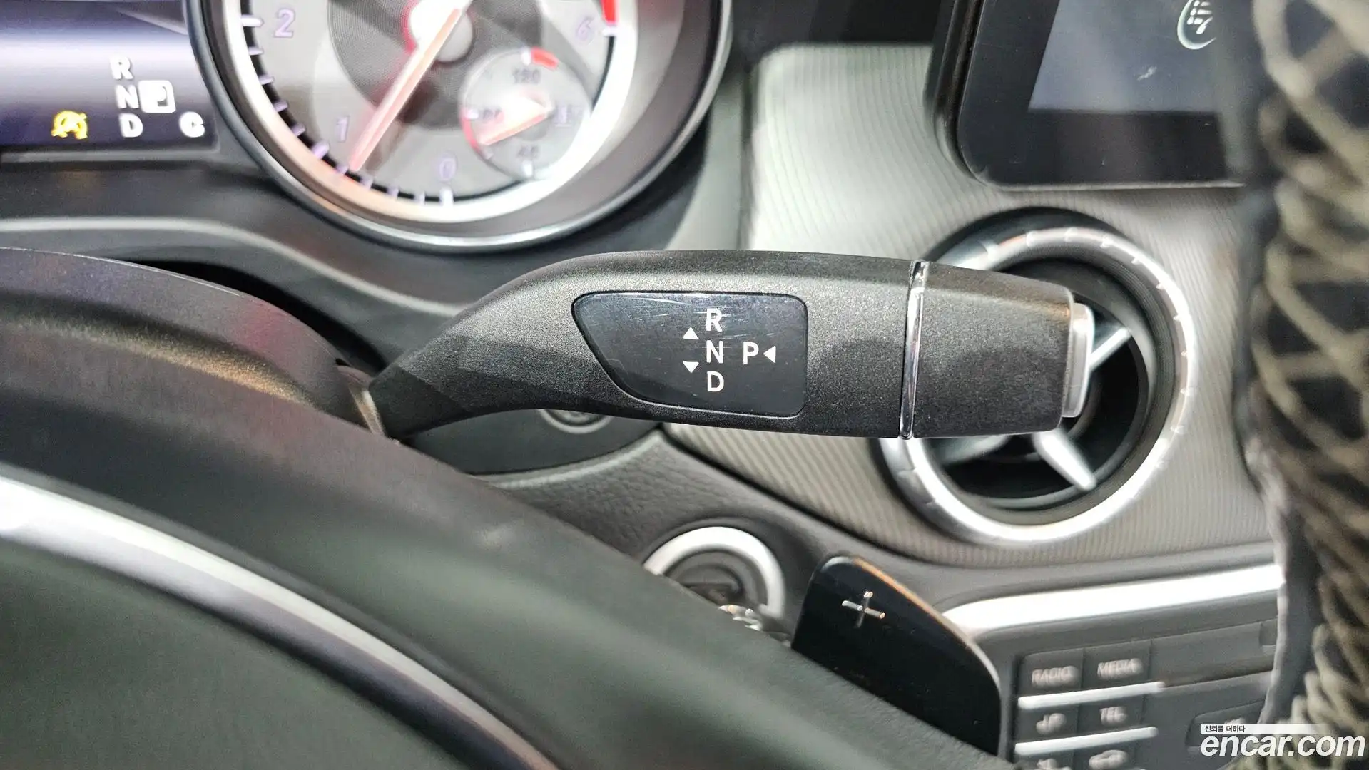 CLA-Class Mercedes-Benz 2016.2-INNER-009