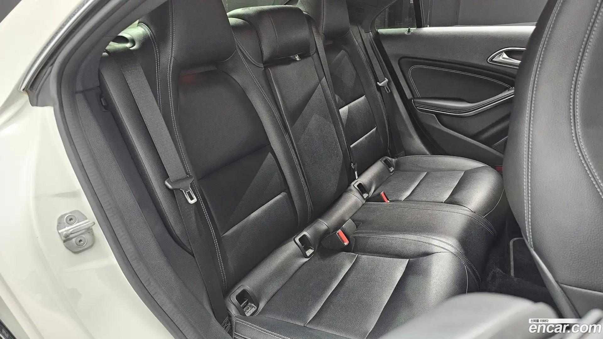 CLA-Class Mercedes-Benz 2016.2-OPTION-016