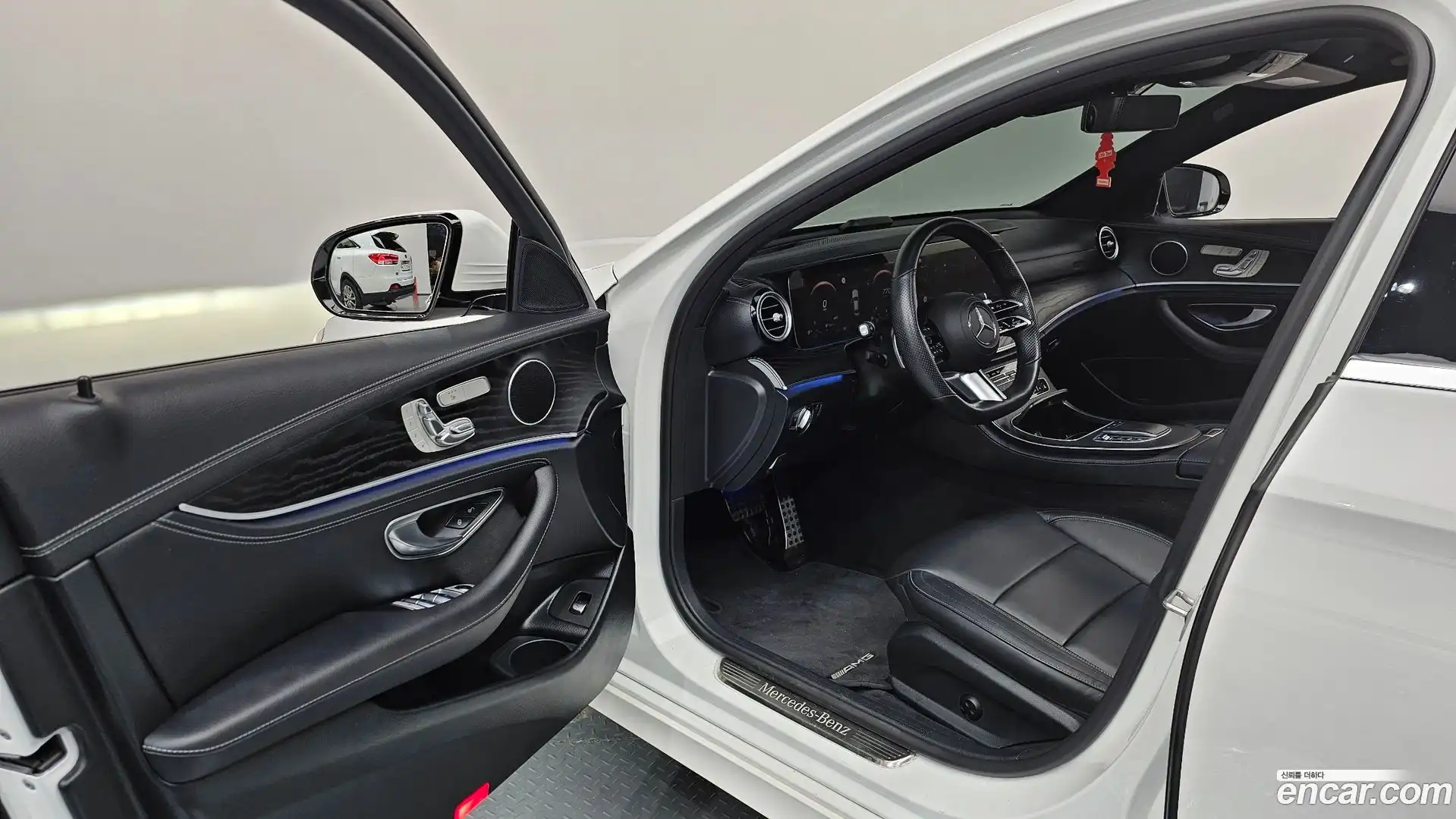E-Class Mercedes-Benz 2020.11-INNER-010