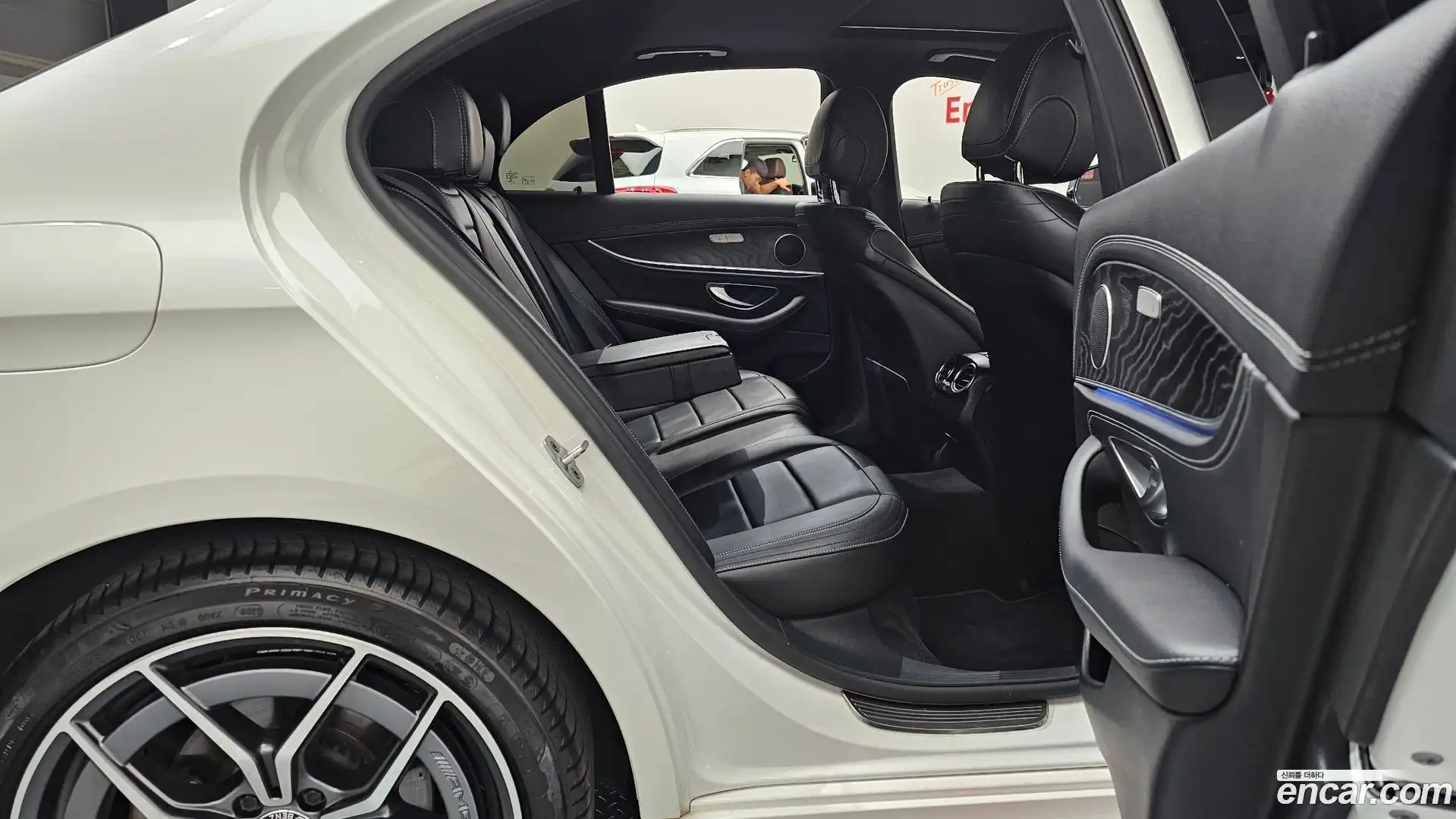 E-Class Mercedes-Benz 2020.11-OPTION-015