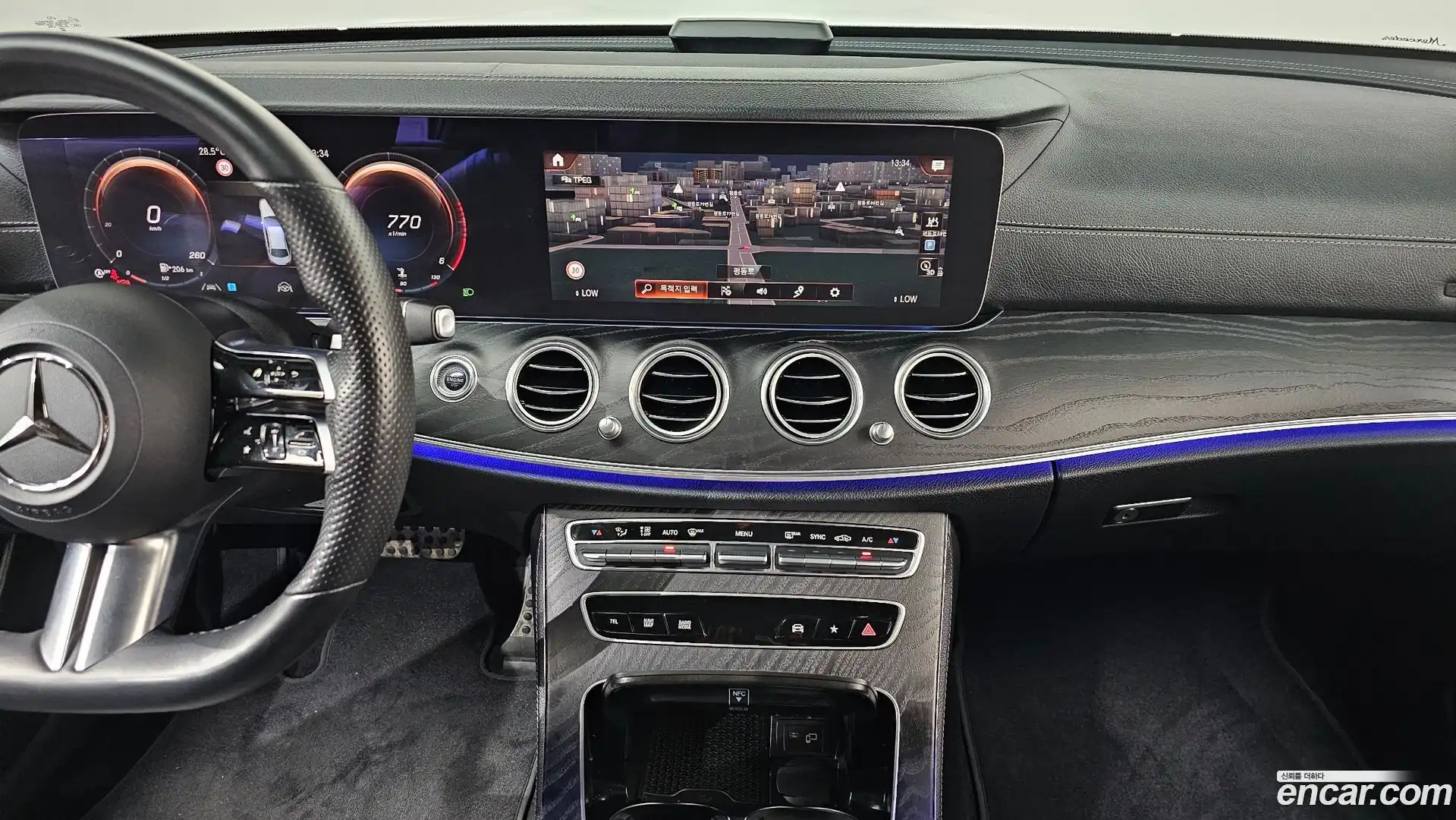E-Class Mercedes-Benz 2020.11-OPTION-016