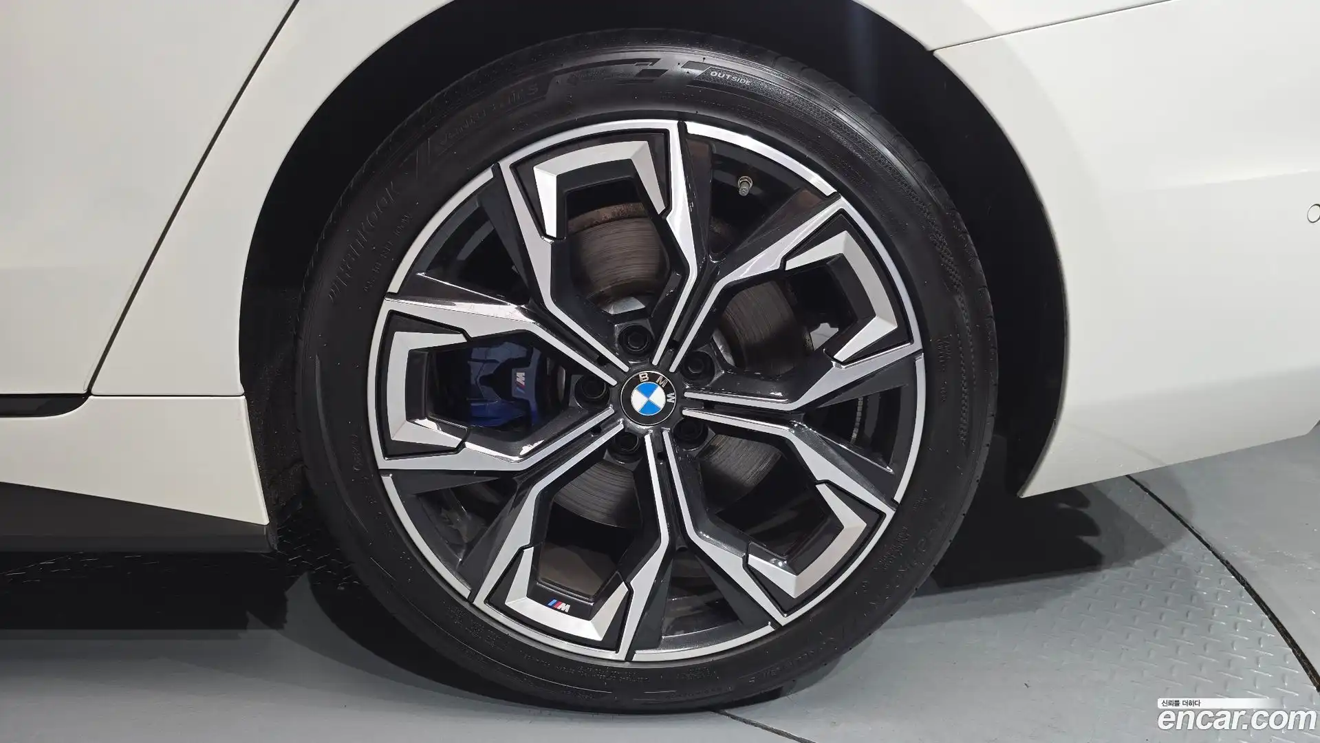 4-Series BMW 2024.6-OUTER-031