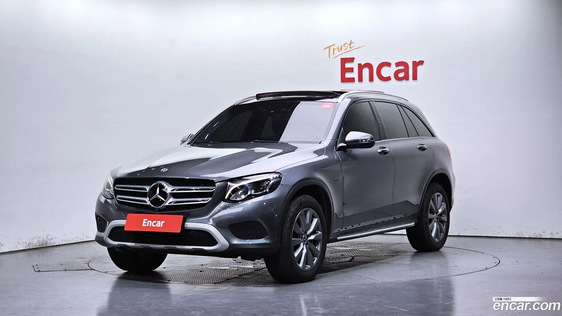 Main__Slider__Photo:GLC-Class Mercedes-Benz 2019.3-0