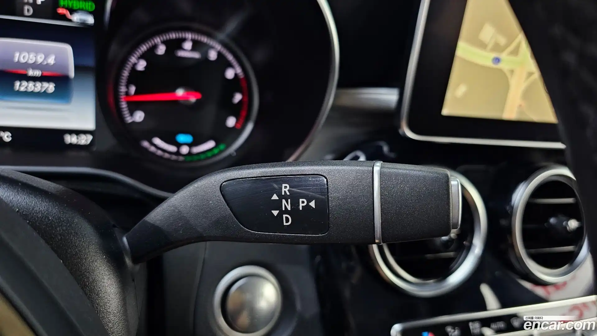 GLC-Class Mercedes-Benz 2019.3-INNER-009