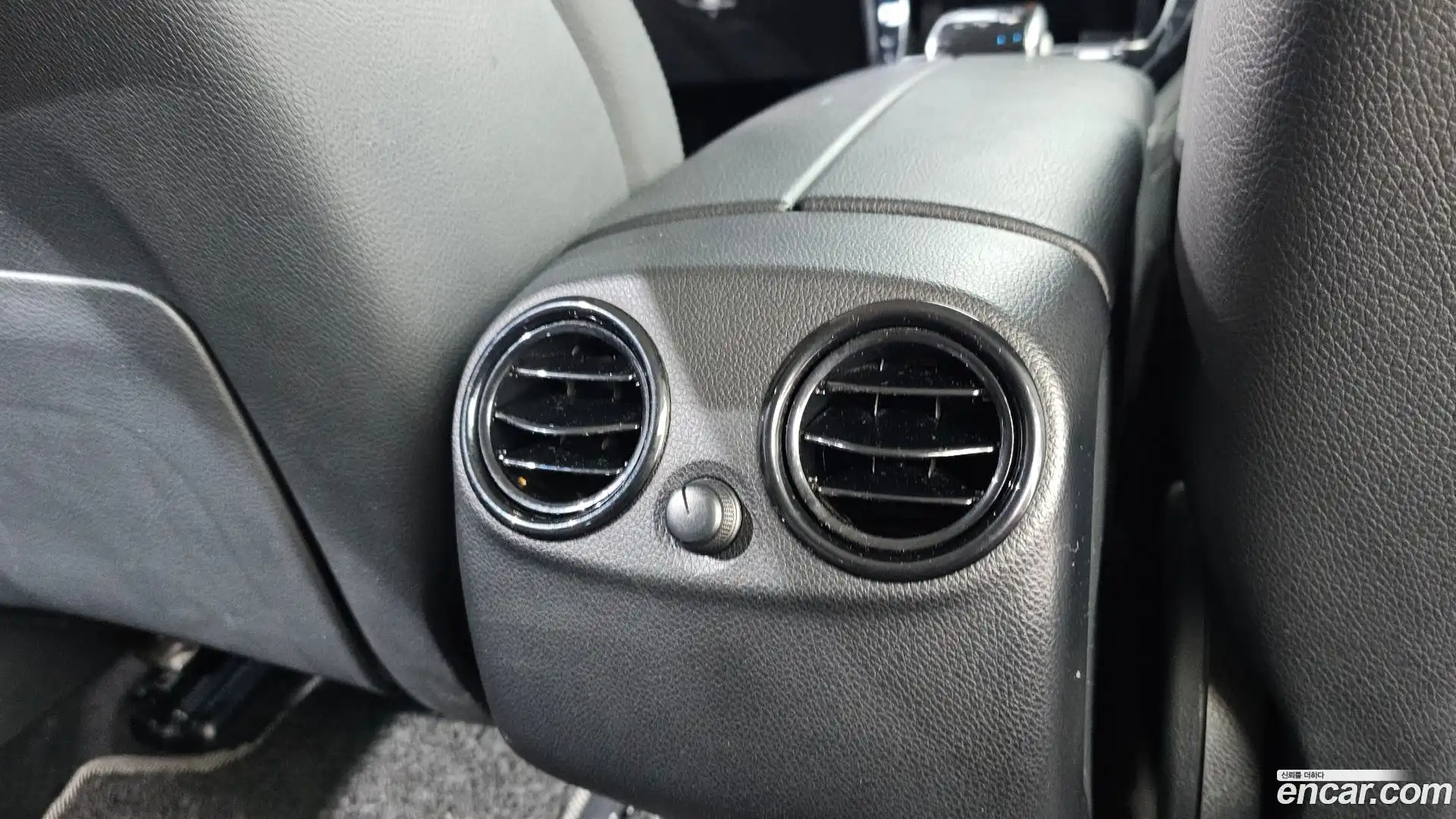 GLC-Class Mercedes-Benz 2019.3-OPTION-040