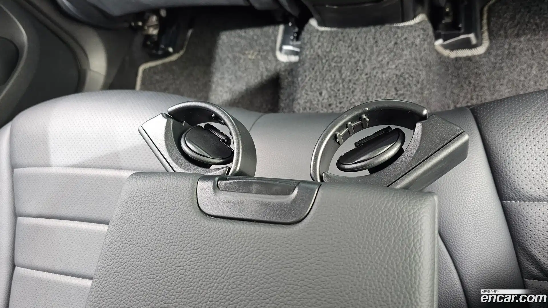 GLC-Class Mercedes-Benz 2019.3-OPTION-041