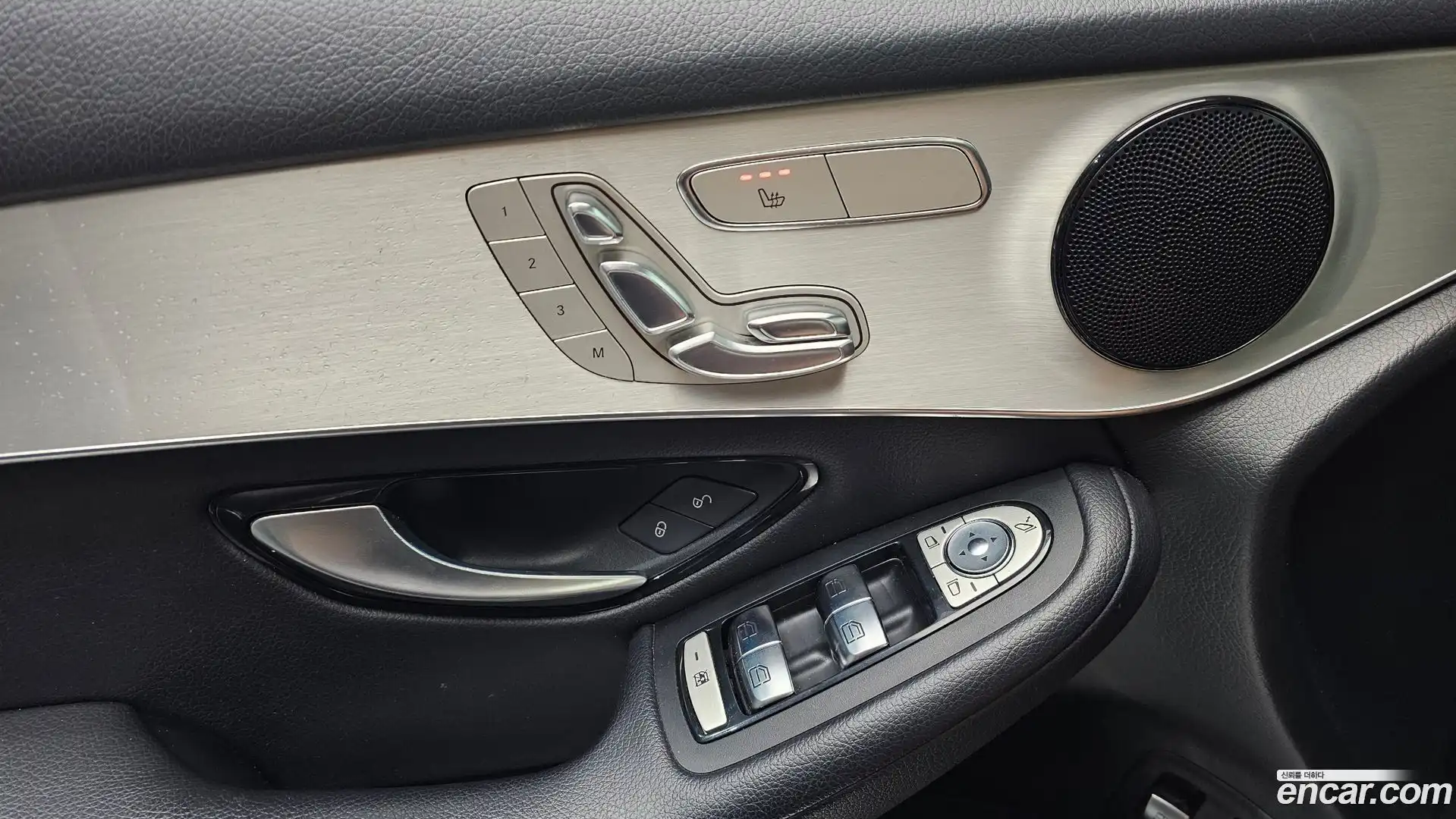 GLC-Class Mercedes-Benz 2019.3-OPTION-042