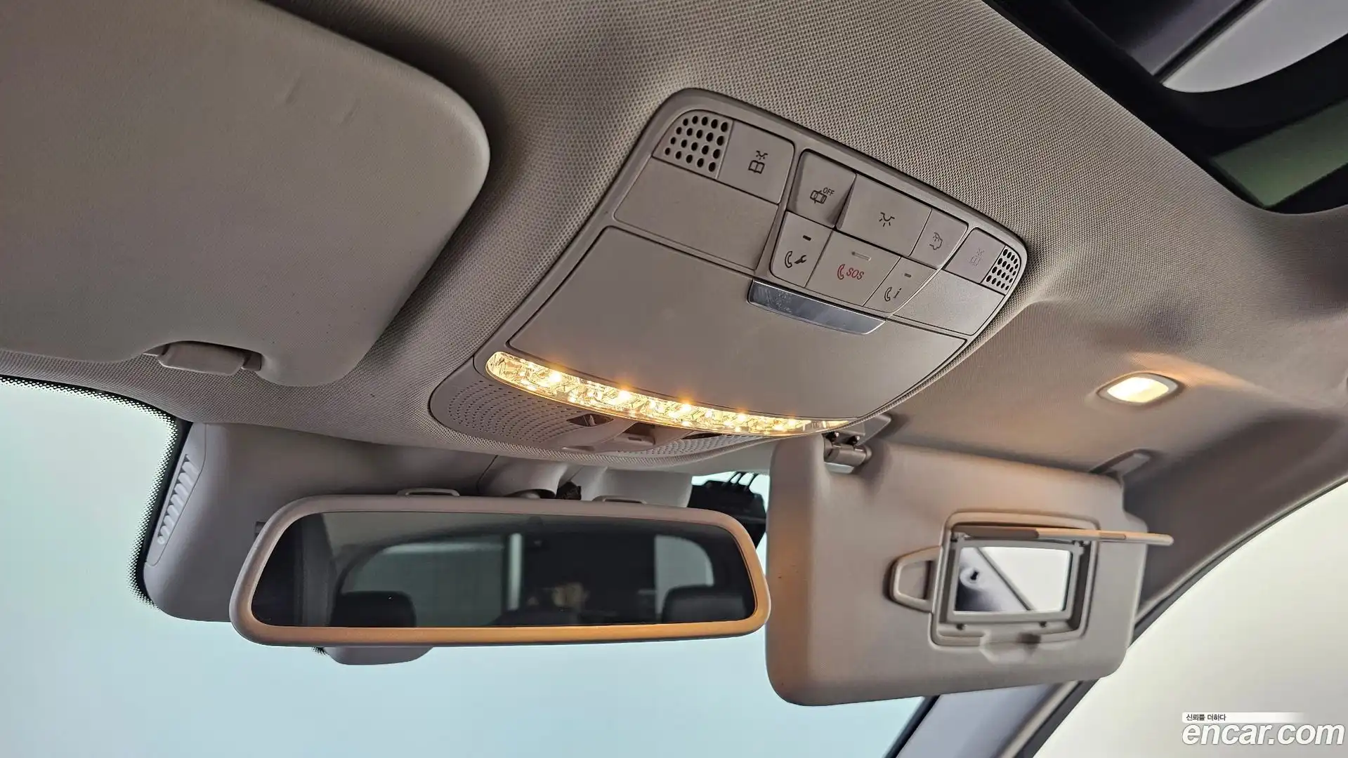 GLC-Class Mercedes-Benz 2019.3-OPTION-043