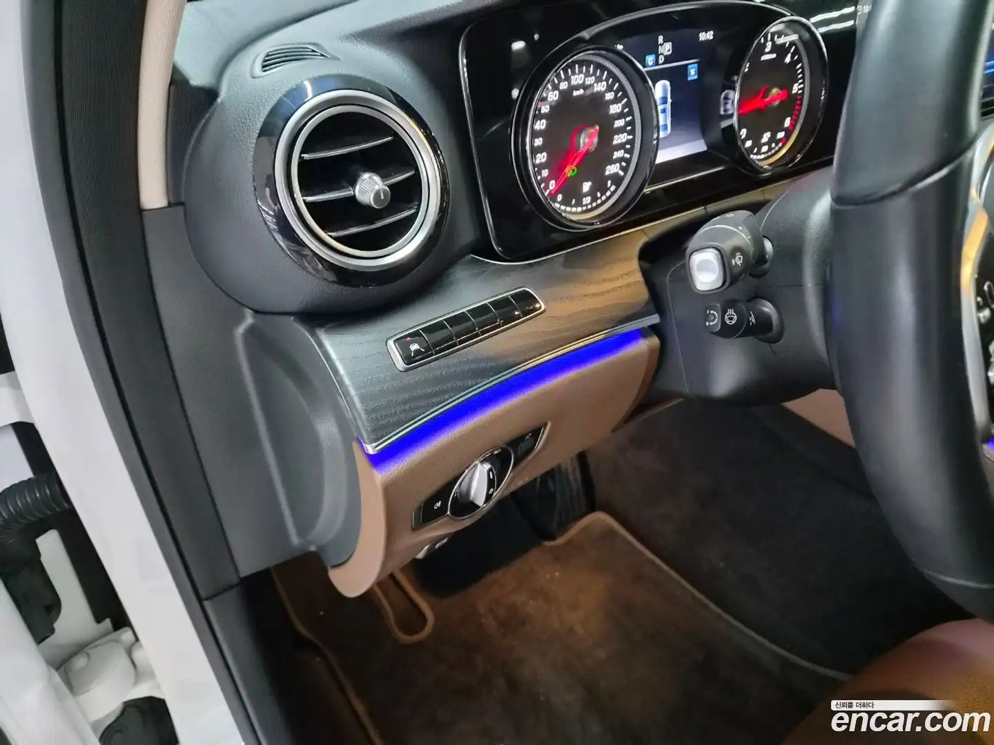 E-Class Mercedes-Benz 2020.3-OPTION-016