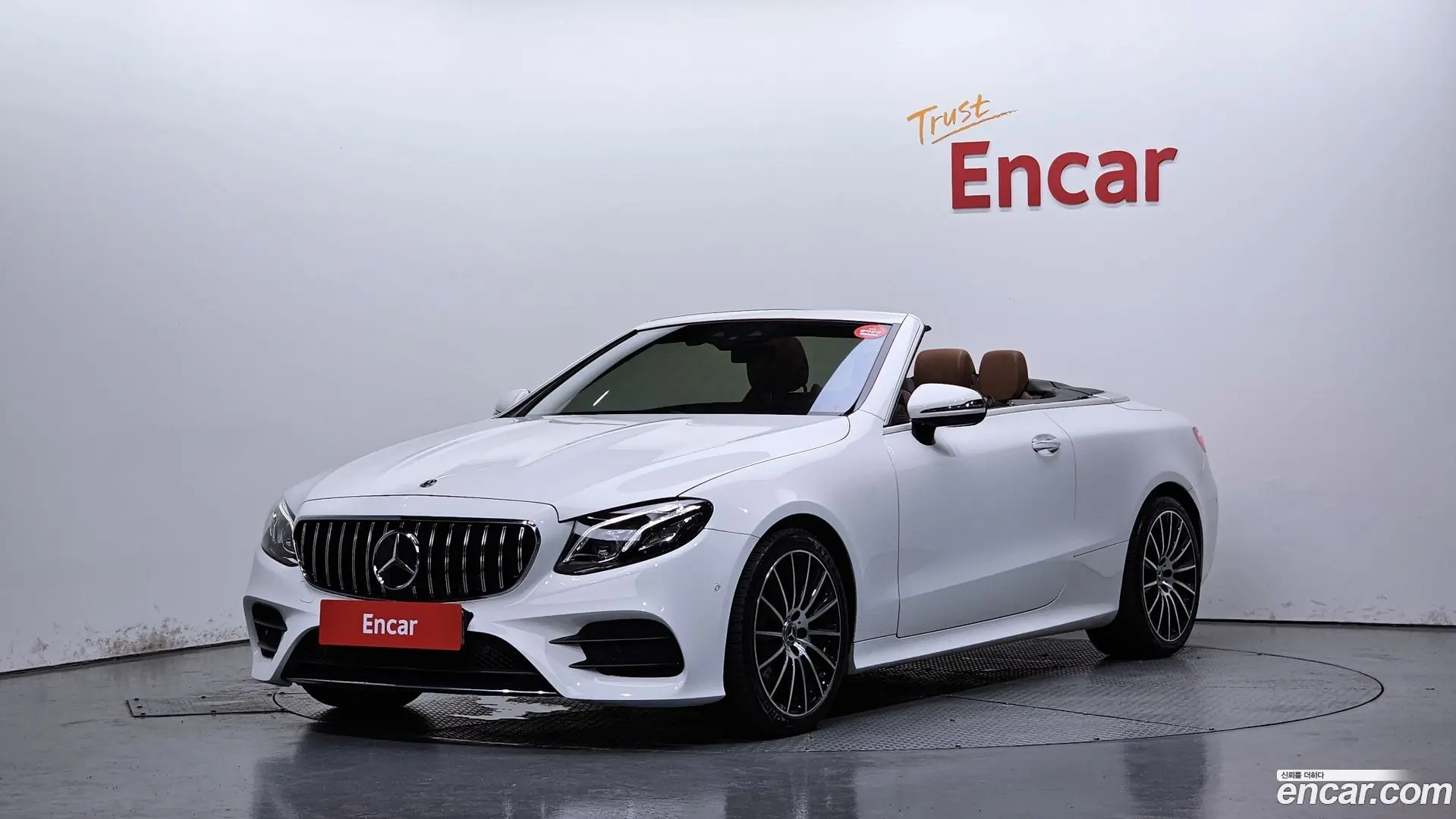 Main__Slider__Photo:E-Class Mercedes-Benz 2018.9-0