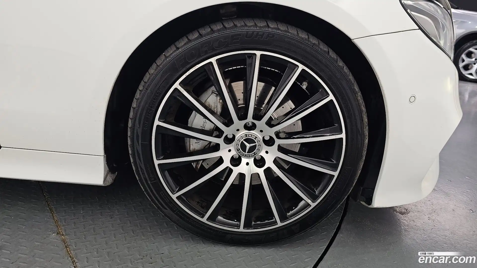 E-Class Mercedes-Benz 2018.9-OUTER-031