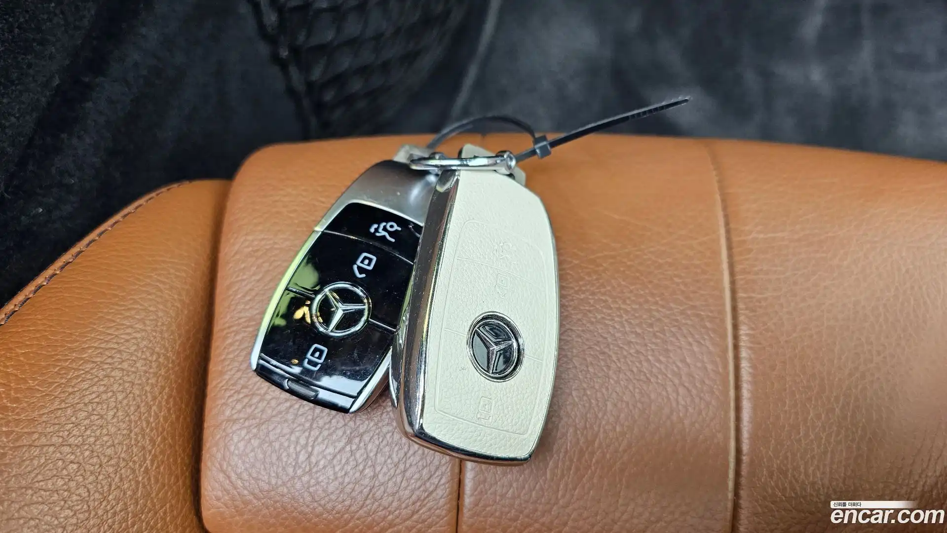 E-Class Mercedes-Benz 2018.9-OPTION-043