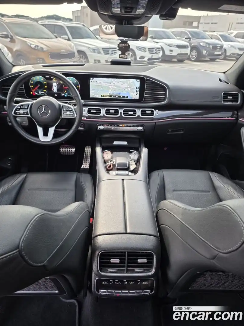 GLE-Class Mercedes-Benz 2021.4-INNER-009
