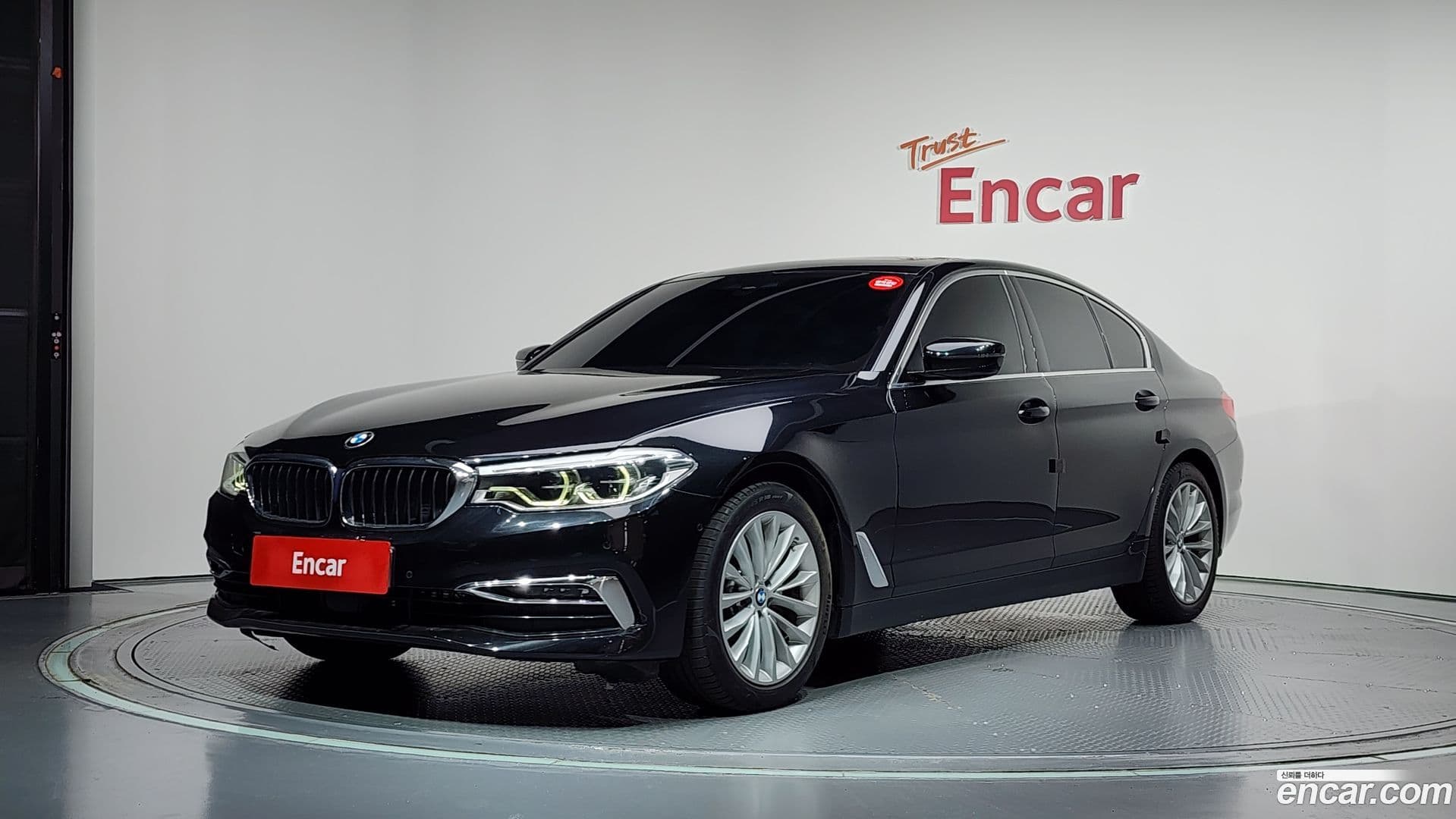 Main__Slider__Photo:5-Series BMW 2019.7-0
