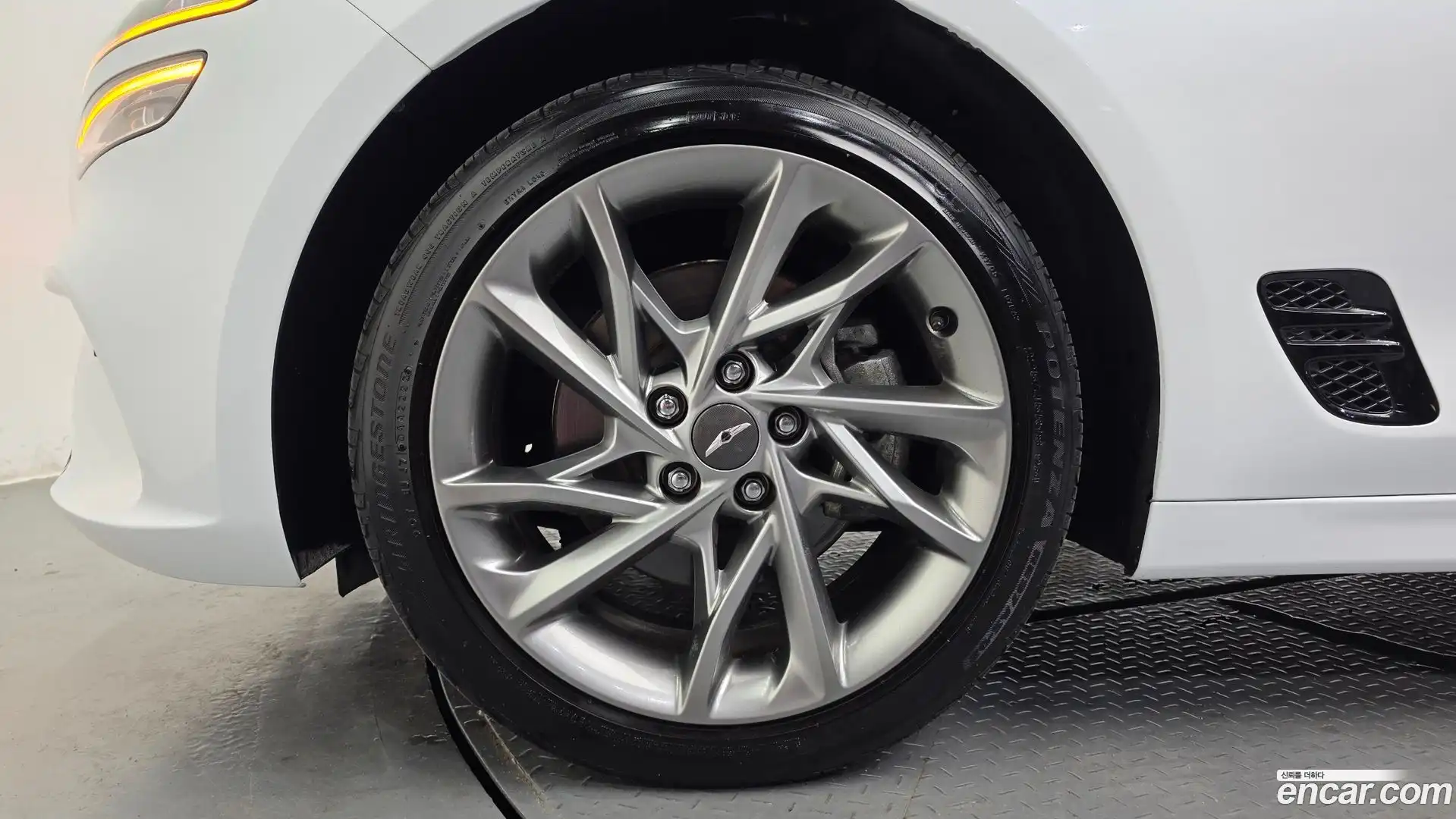 G70 Genesis 2023.1-OUTER-005