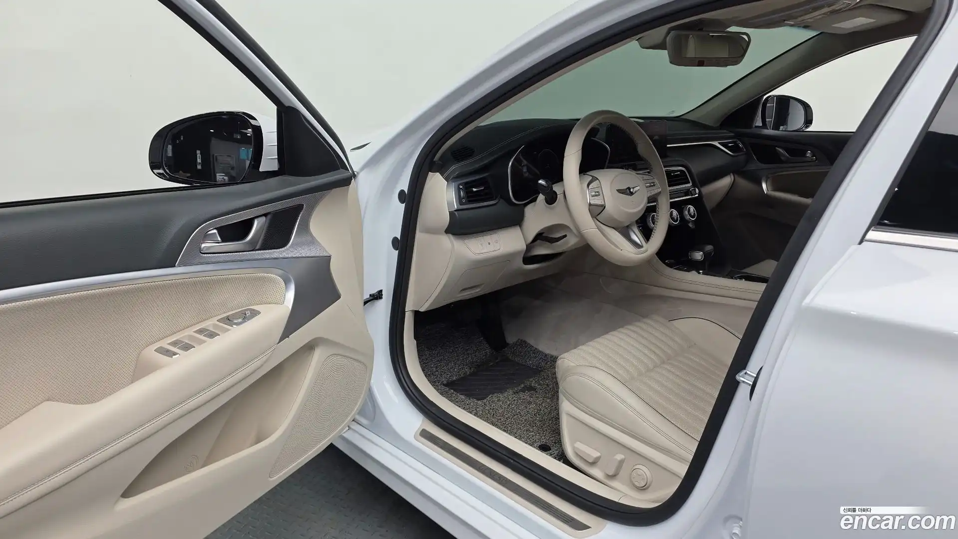 G70 Genesis 2023.1-INNER-010