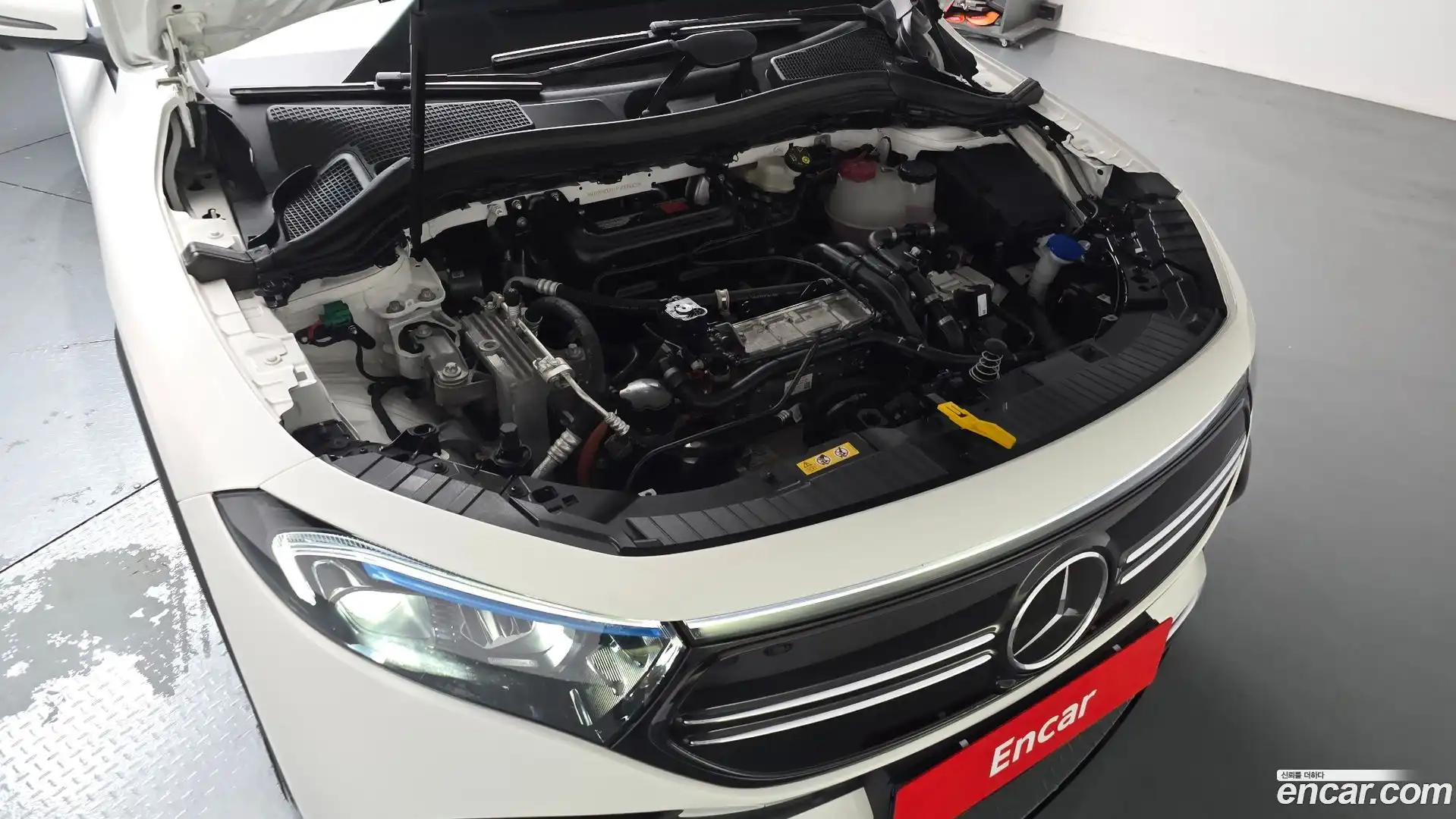 EQA Mercedes-Benz 2023.3-OUTER-006