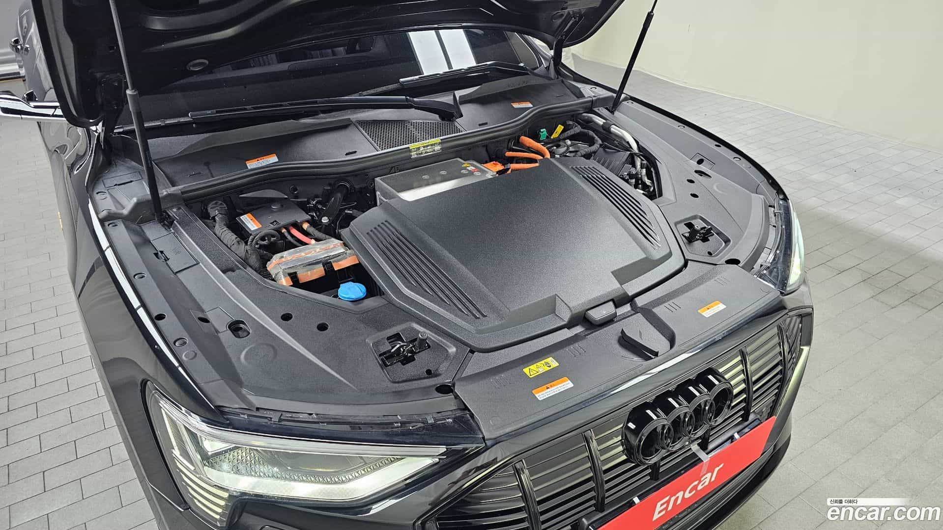 e-tron Audi 2020.6-OUTER-006