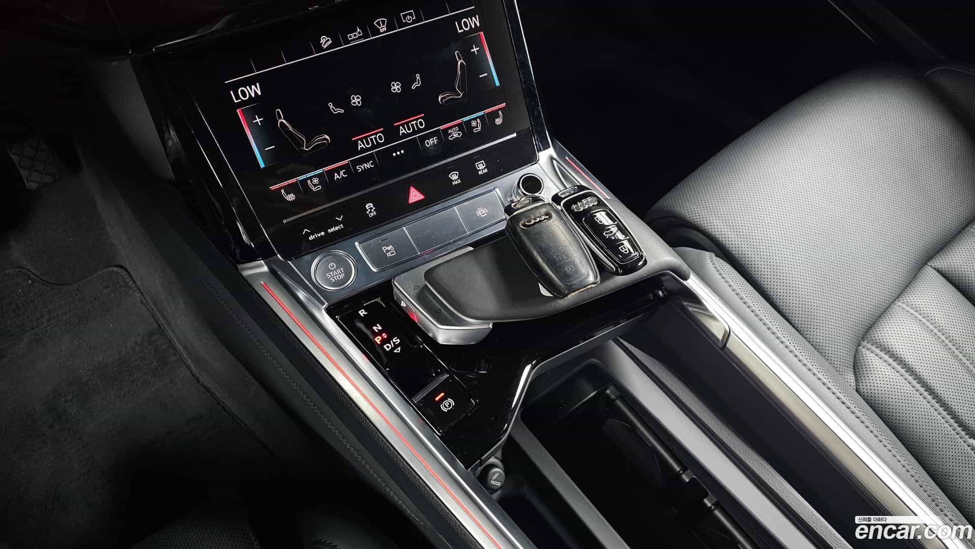e-tron Audi 2020.6-INNER-009