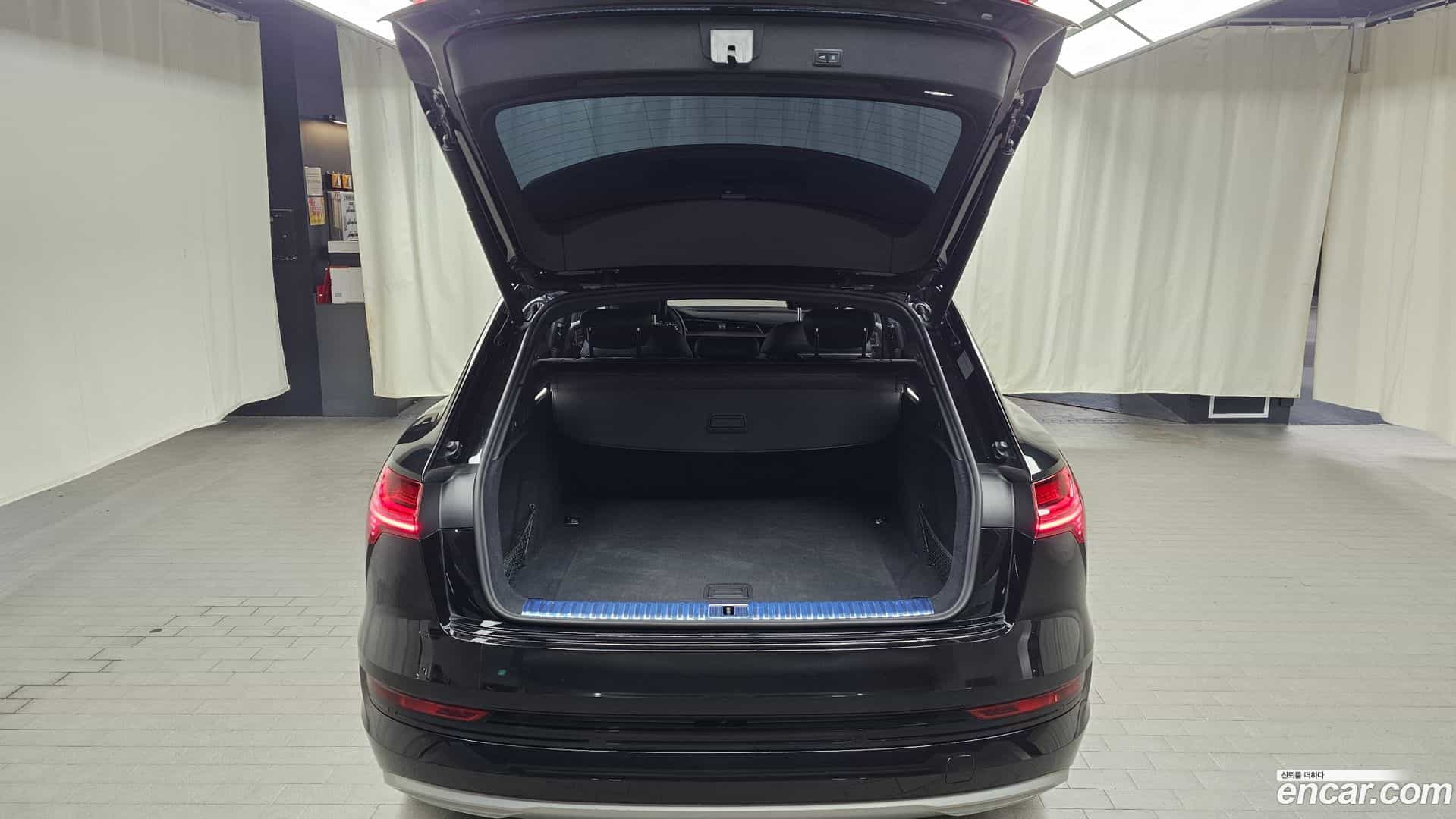 e-tron Audi 2020.6-OPTION-021