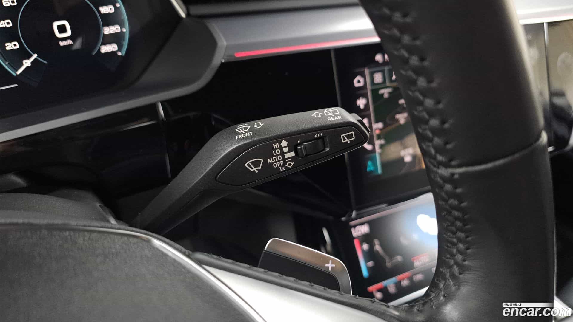 e-tron Audi 2020.6-OPTION-024
